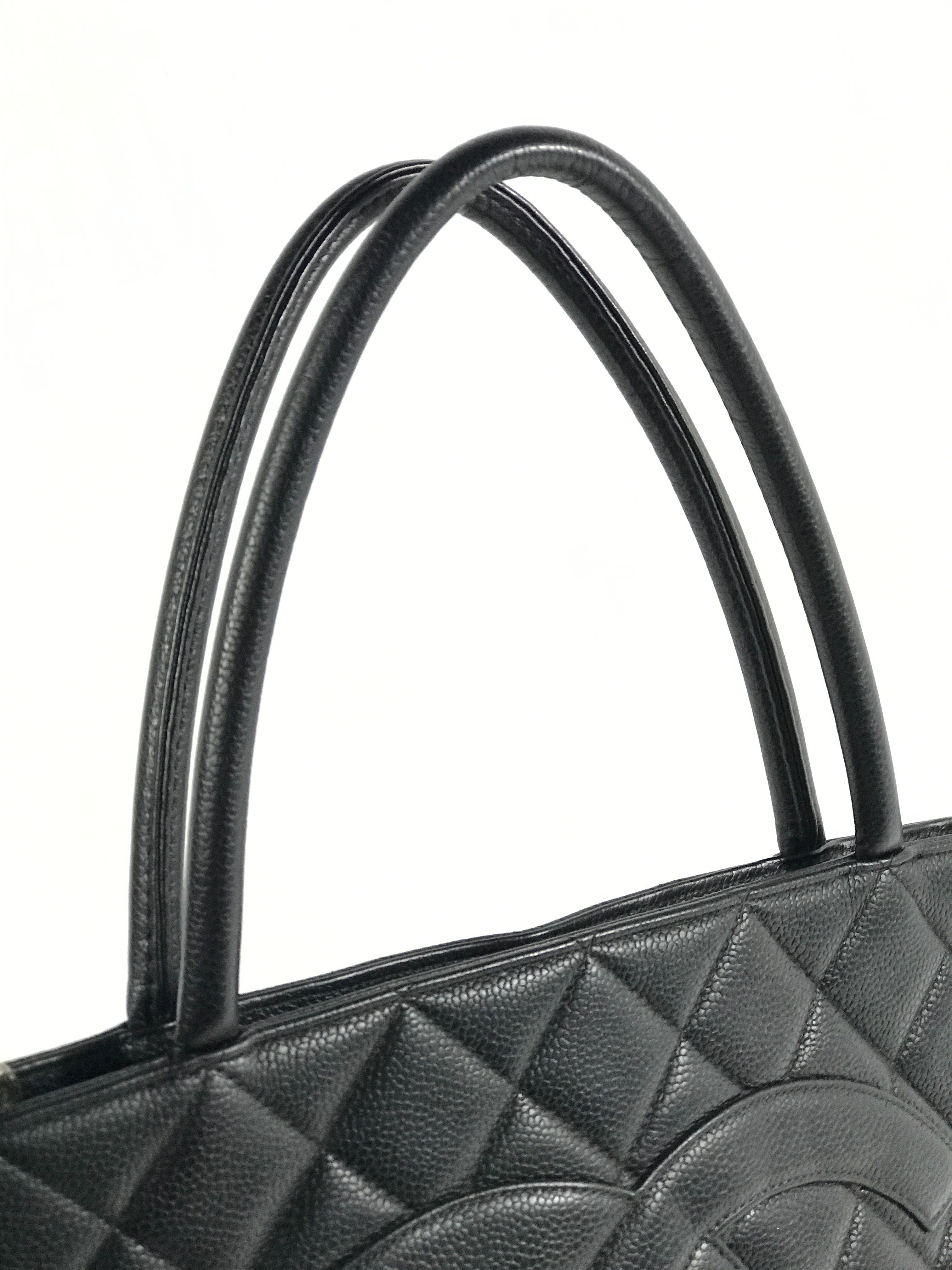 Black Caviar Quilted Timeless CC Medallion Tote w/RHW-PENDING