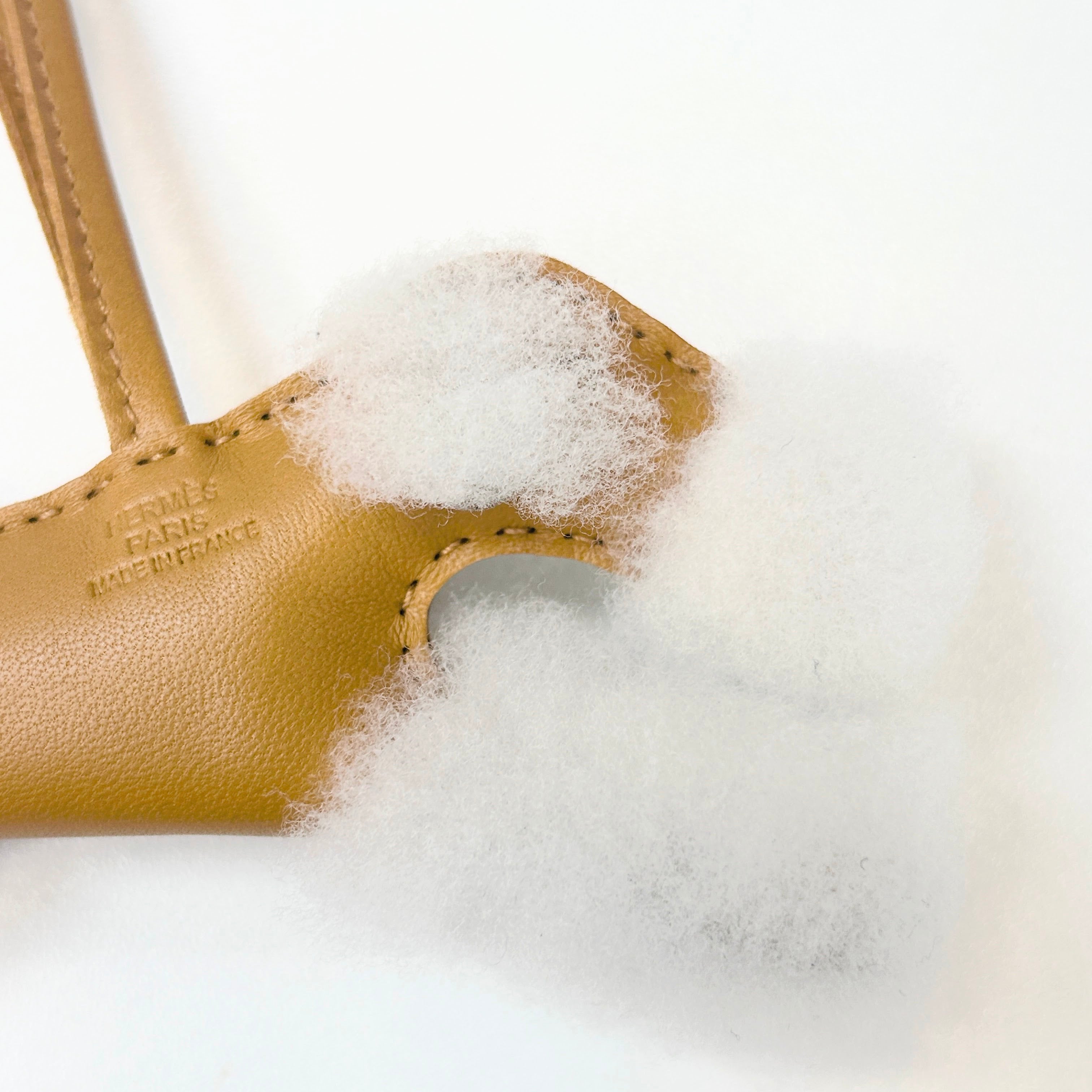 Merinos Wool/Sesame Lambskin Leather Budy Charm