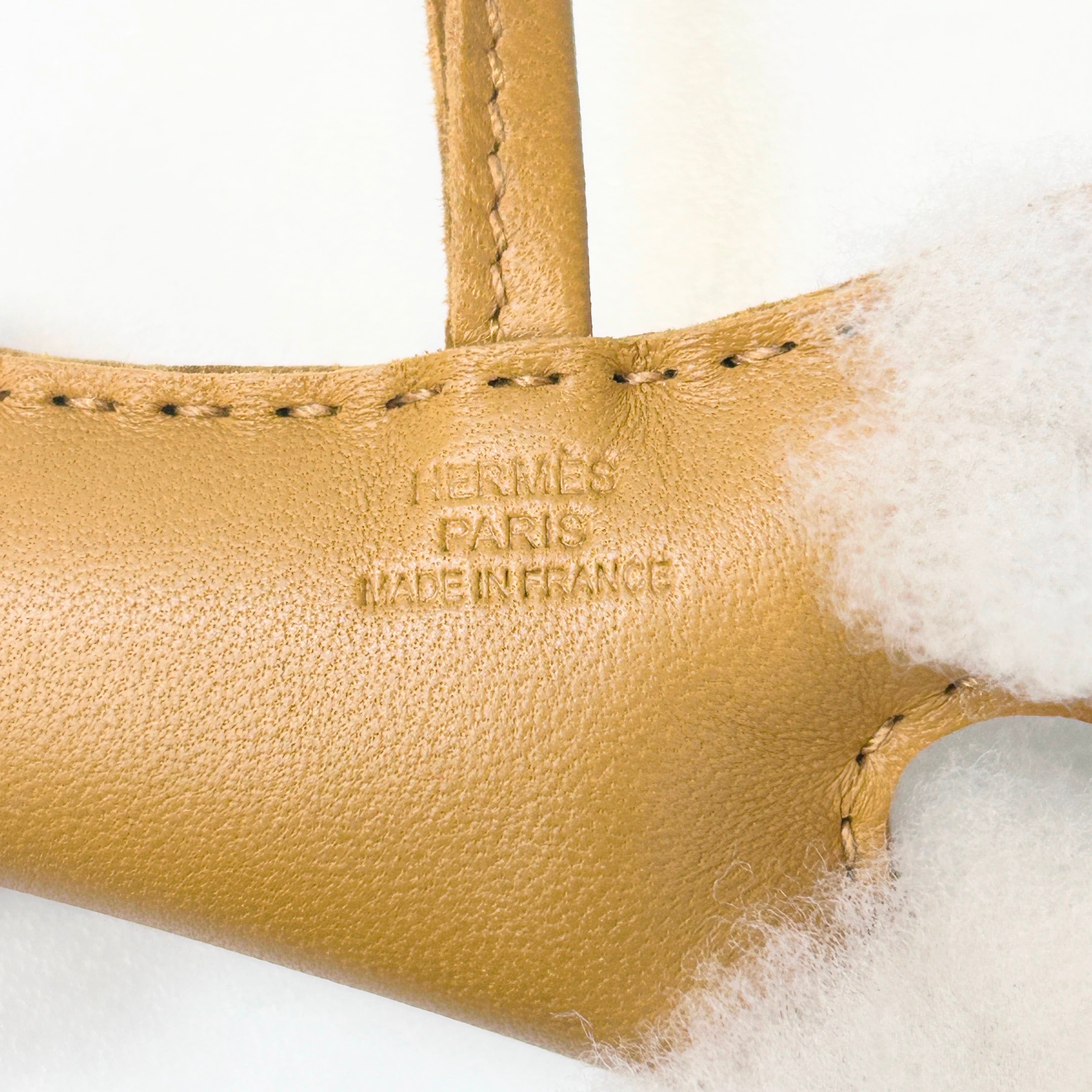 Merinos Wool/Sesame Lambskin Leather Budy Charm