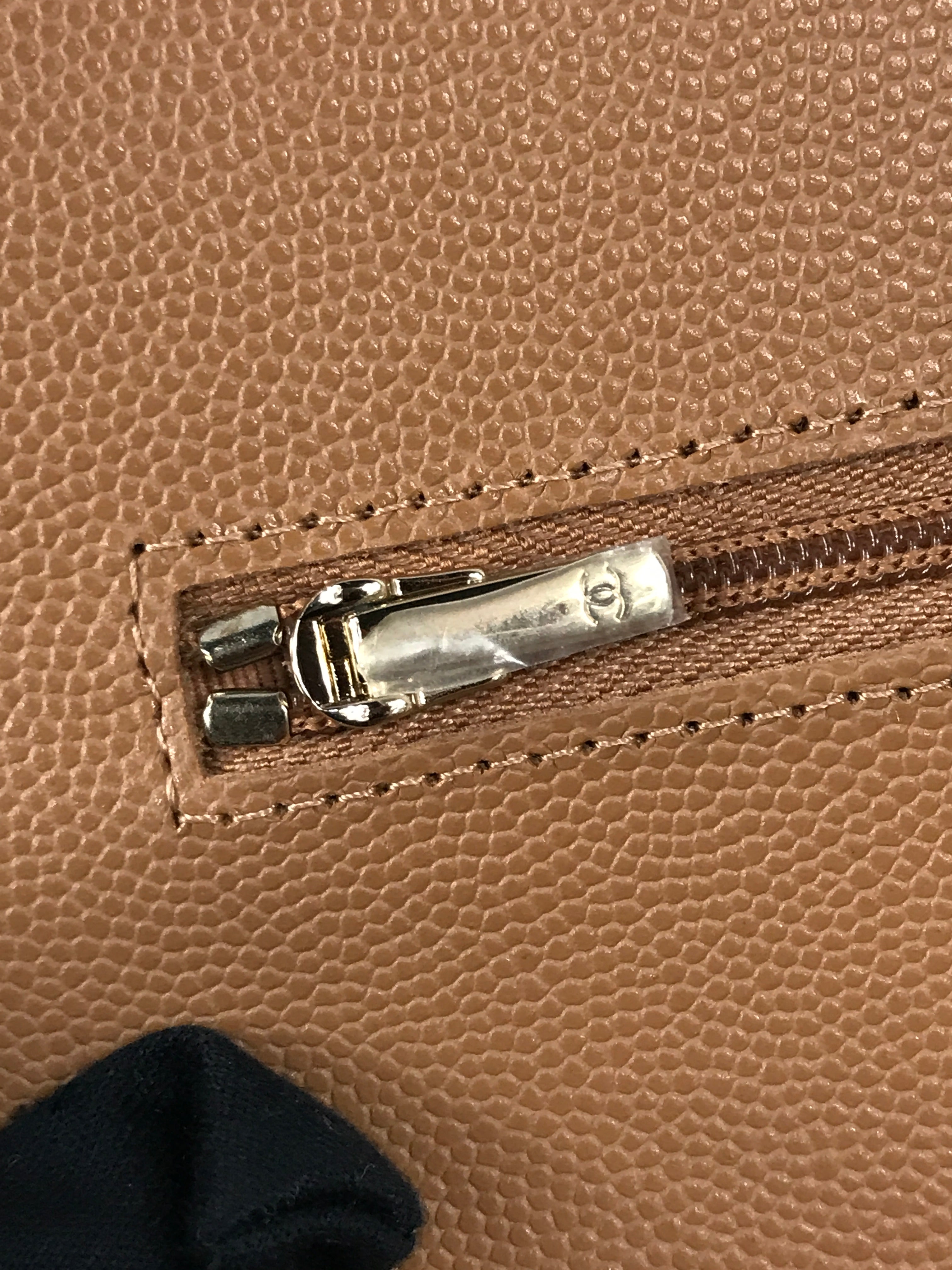 Caviar Beige Fonce Wallet On Chain w/LGHW