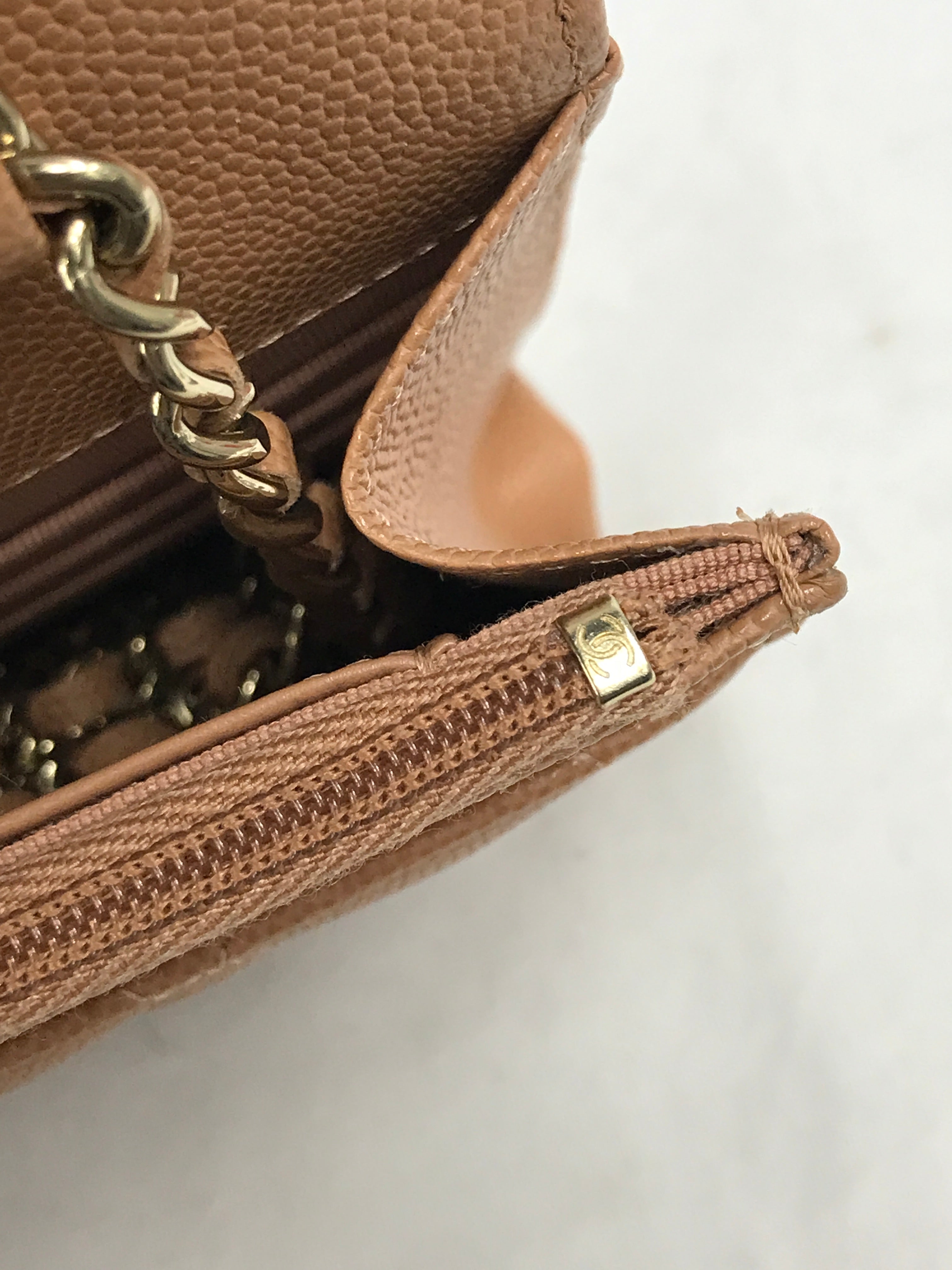 Caviar Beige Fonce Wallet On Chain w/LGHW