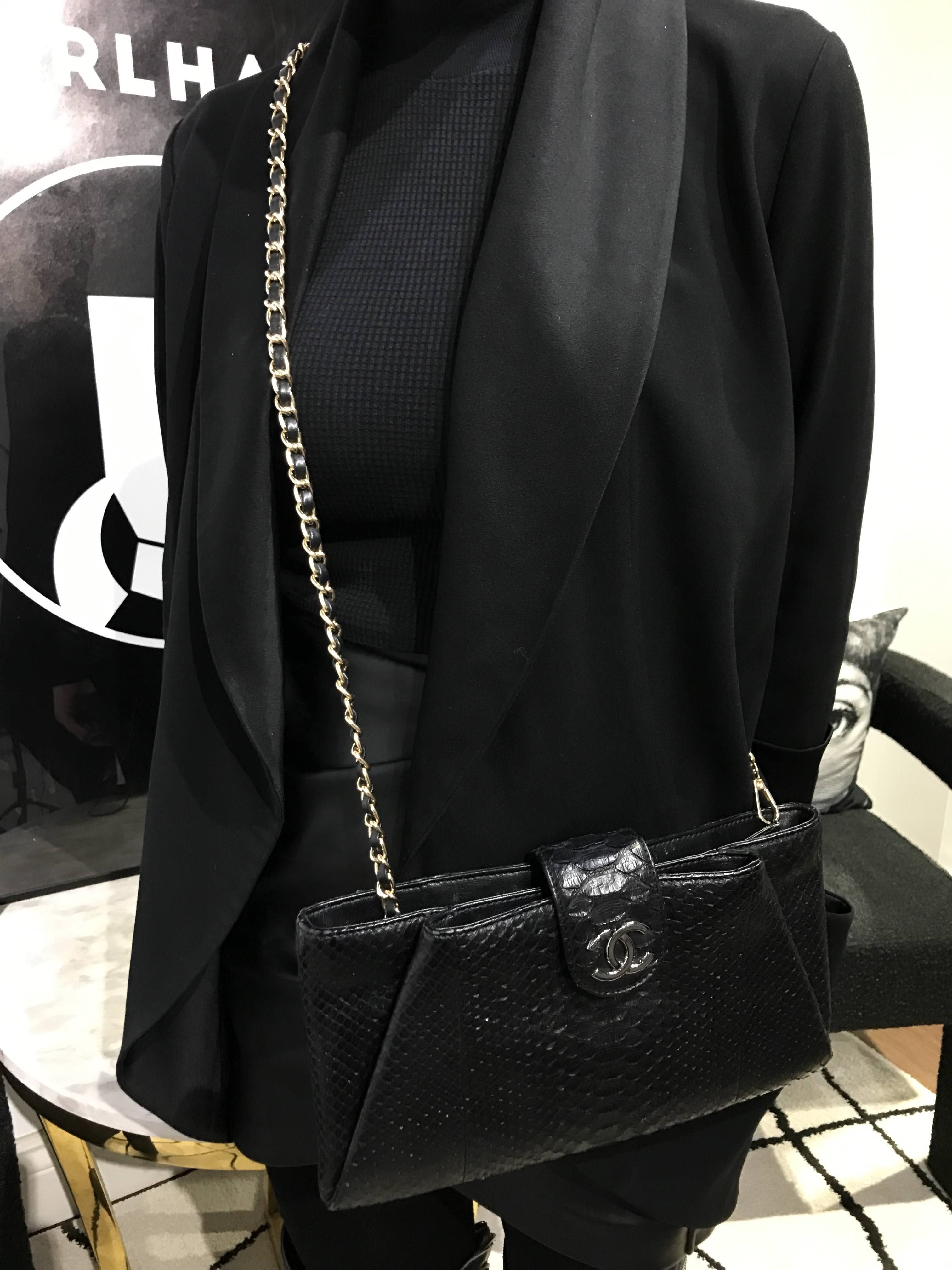 Black Leather/Chain Crossbody Strap w/GHW