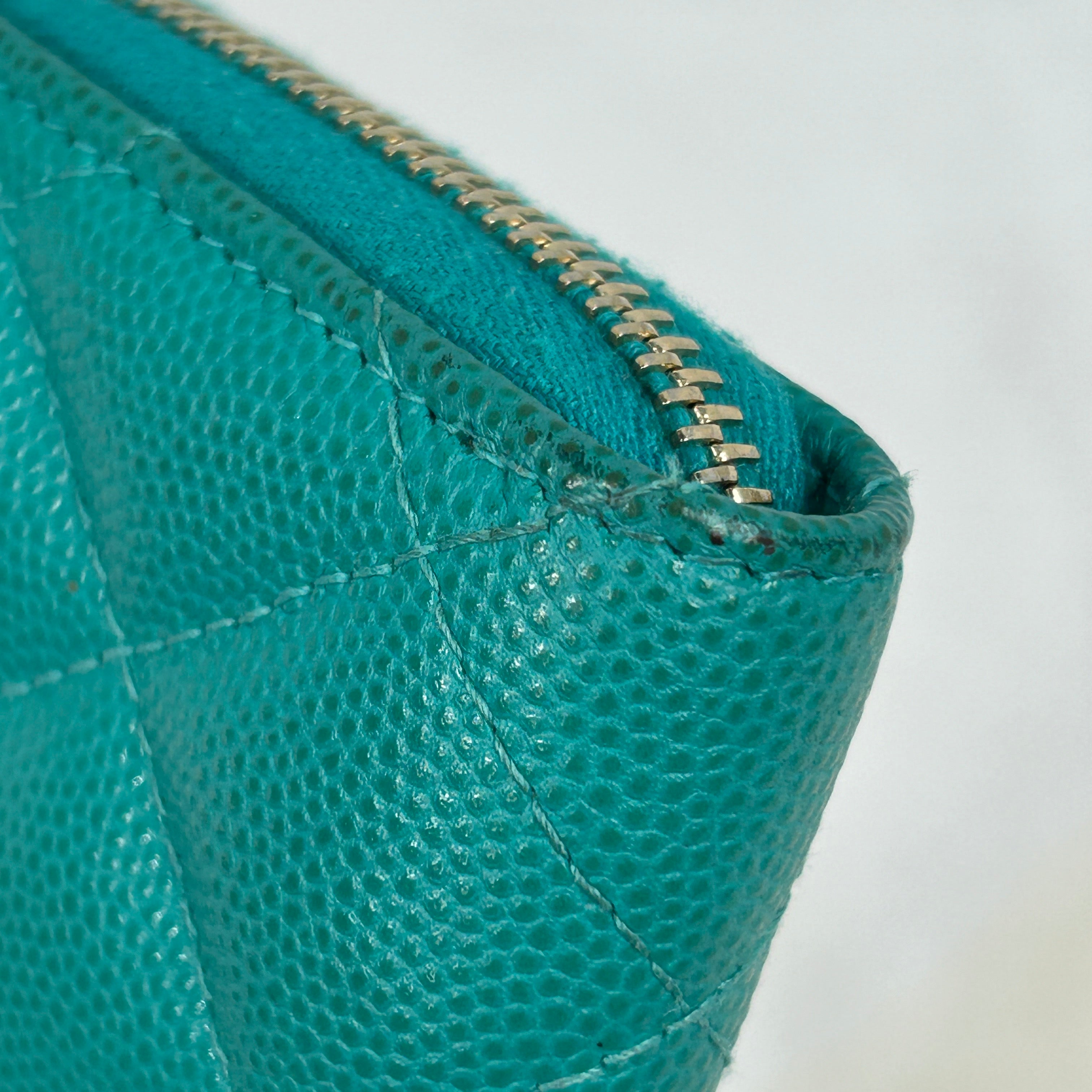 Caviar Quilted Turquoise Zippy Card Wallet