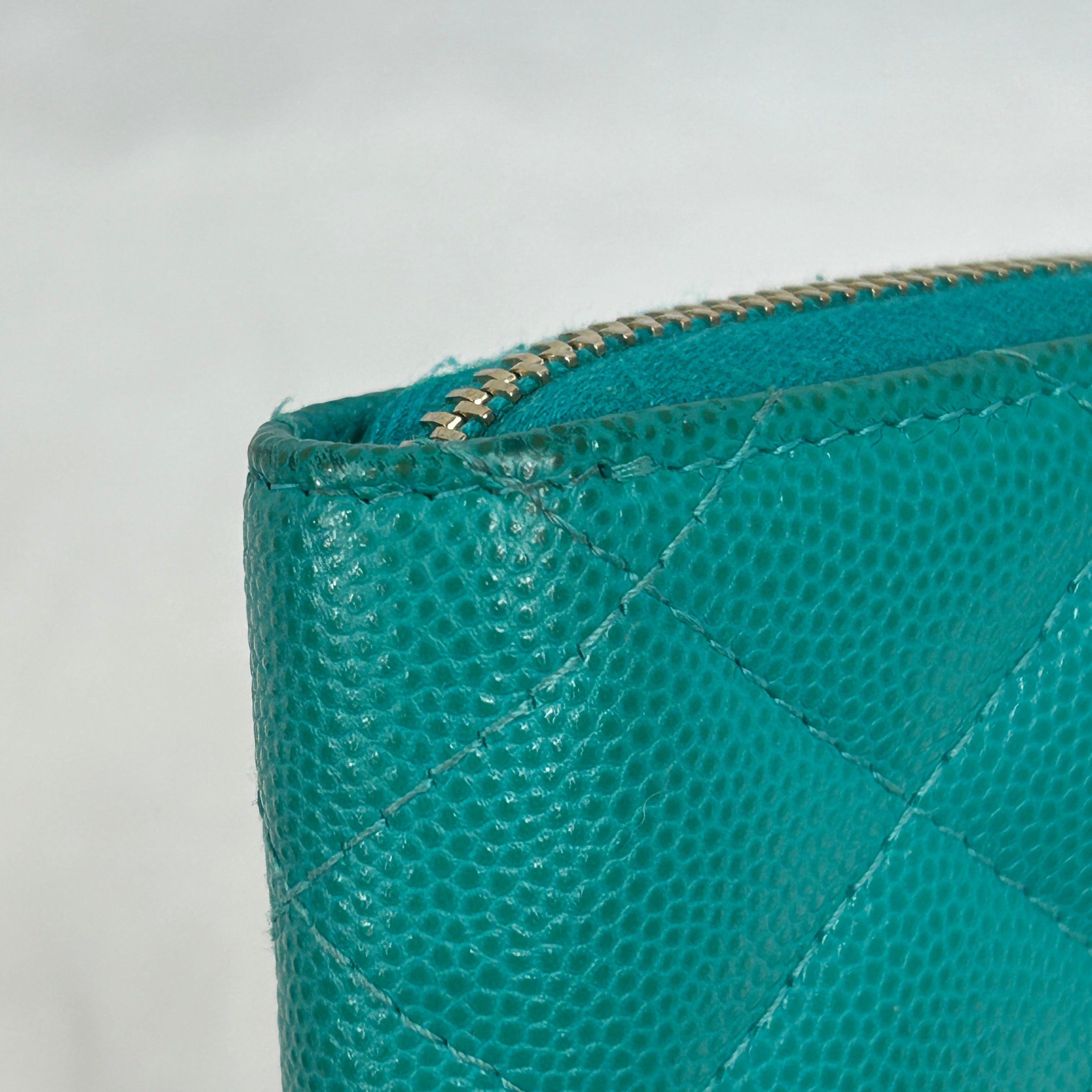 Caviar Quilted Turquoise Zippy Card Wallet