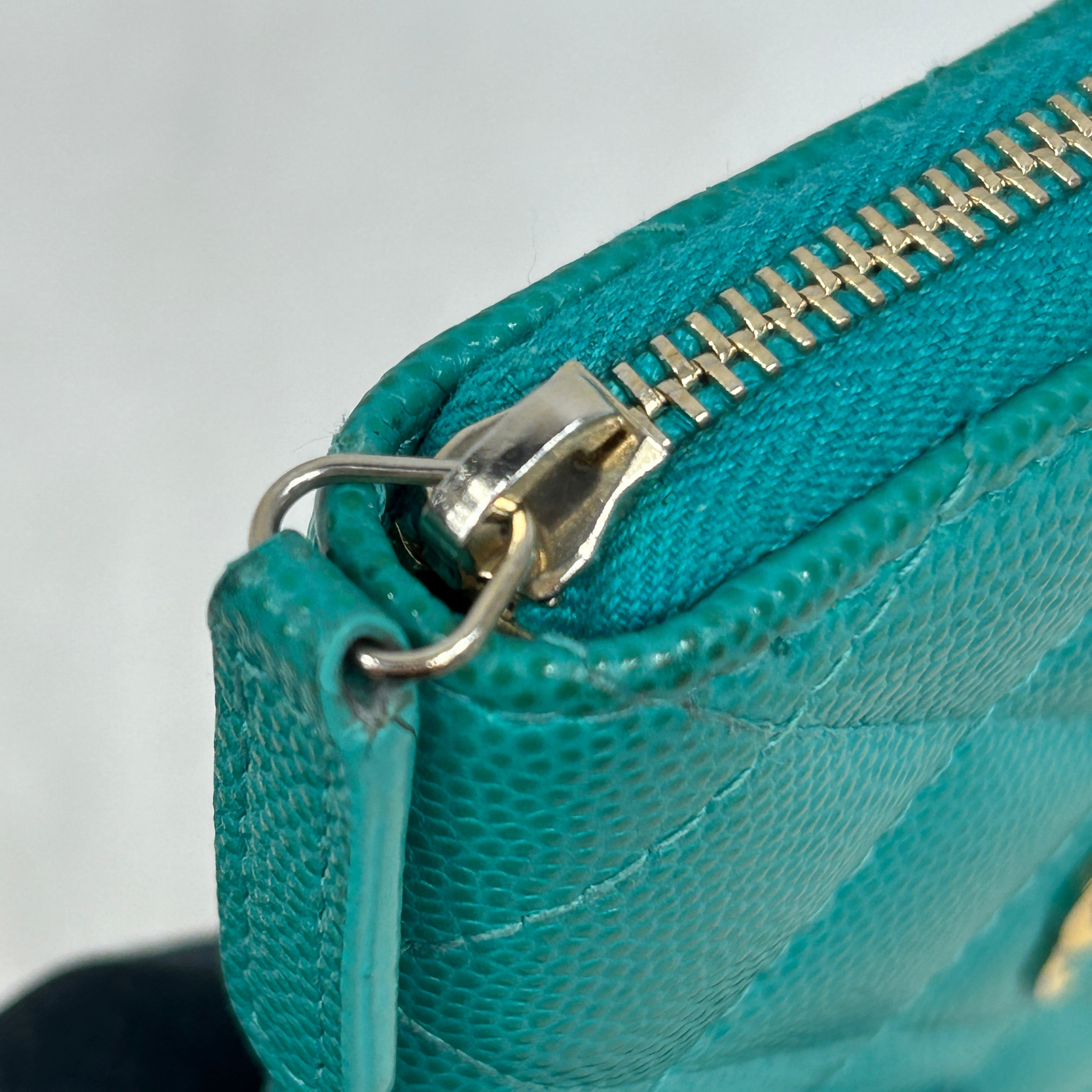 Caviar Quilted Turquoise Zippy Card Wallet