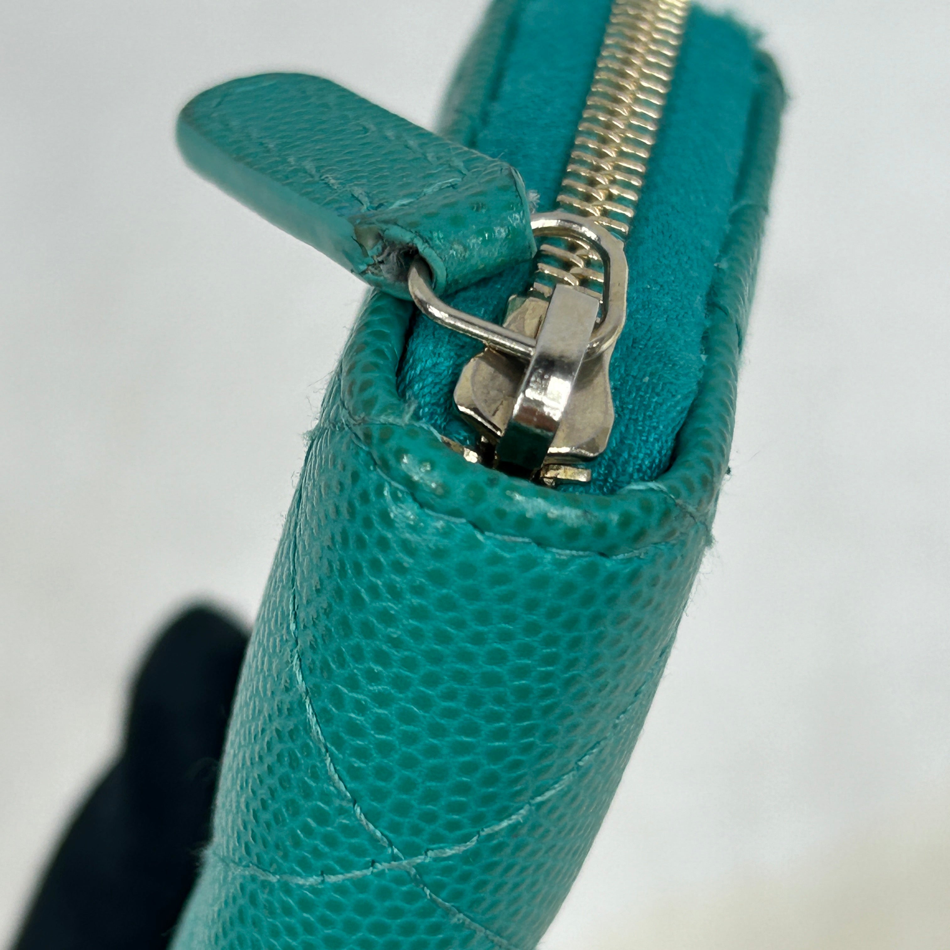 Caviar Quilted Turquoise Zippy Card Wallet