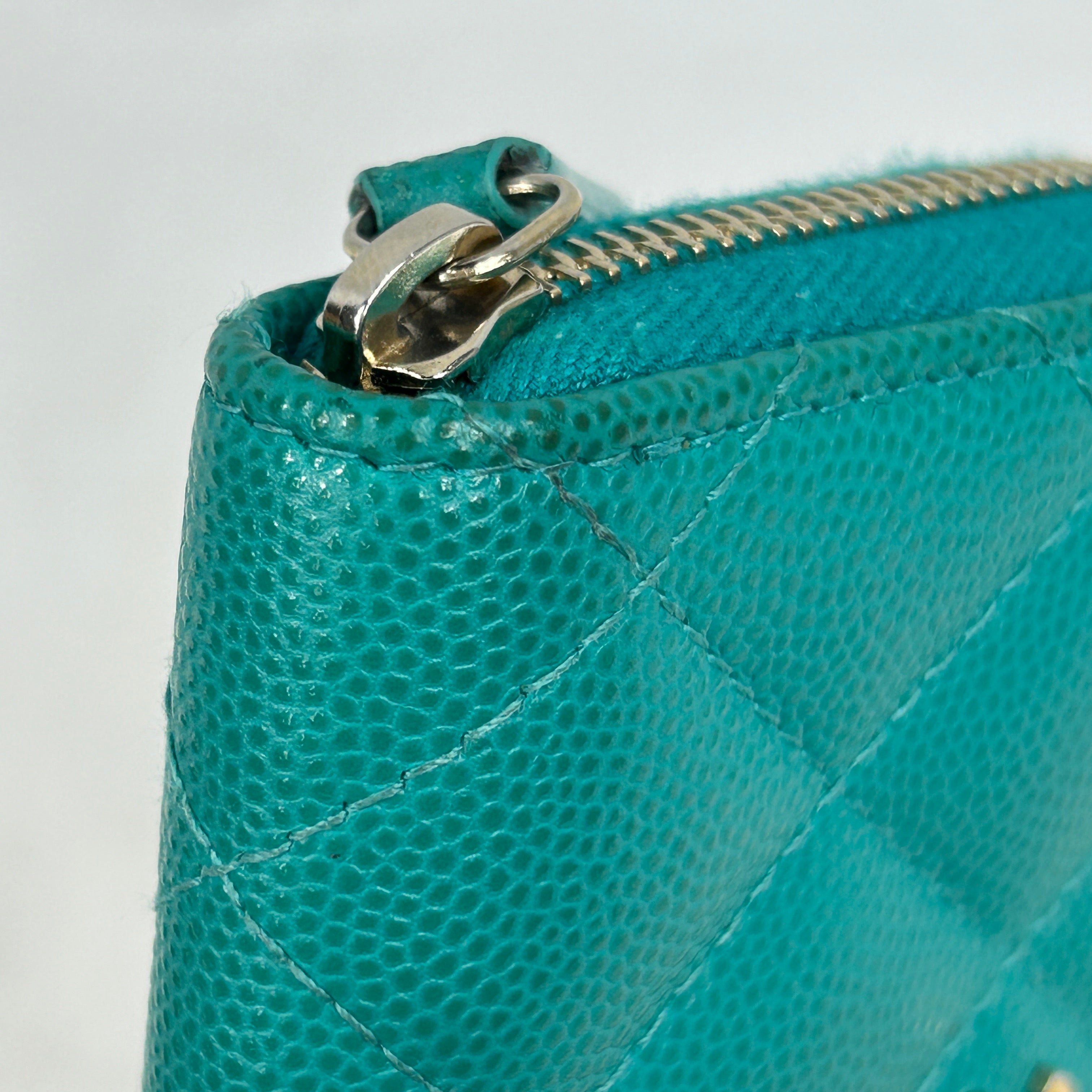 Caviar Quilted Turquoise Zippy Card Wallet