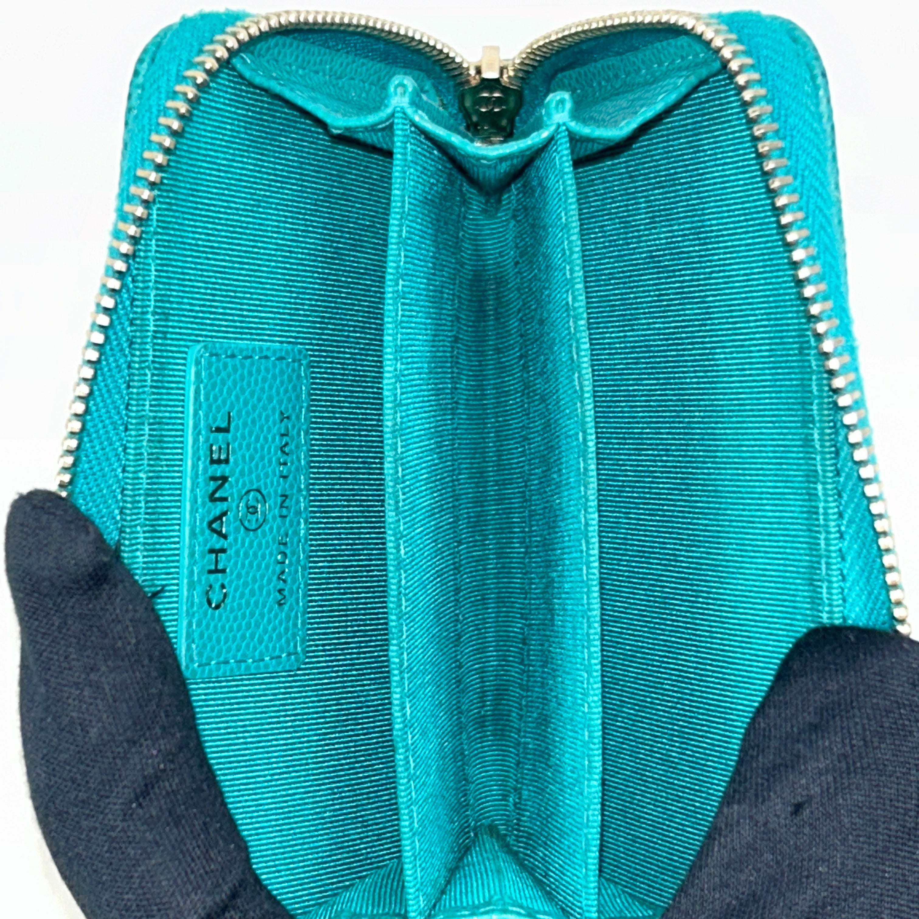 Caviar Quilted Turquoise Zippy Card Wallet