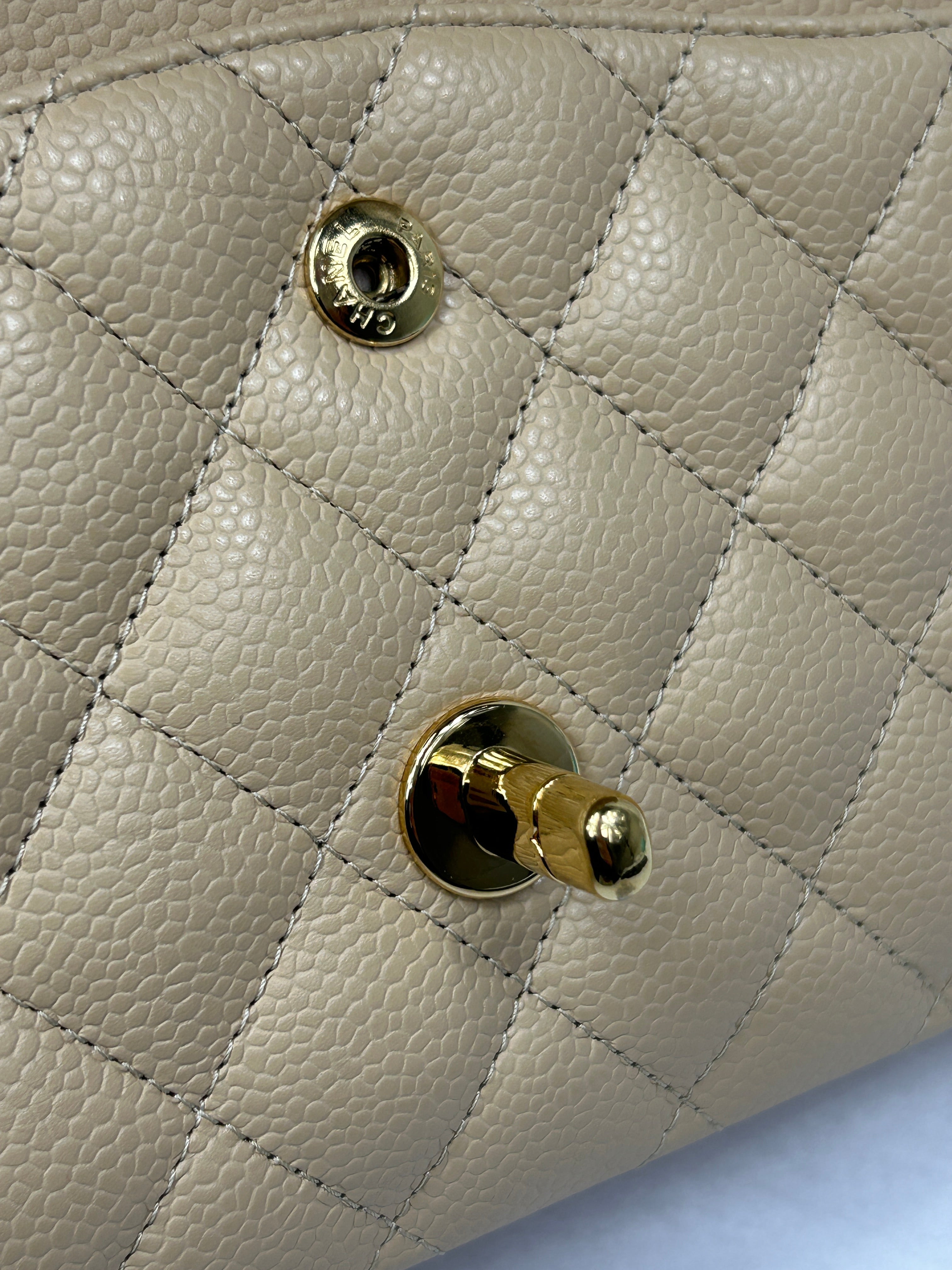 Nude Caviar Quilted Medium Classic Double Flap w/GHW