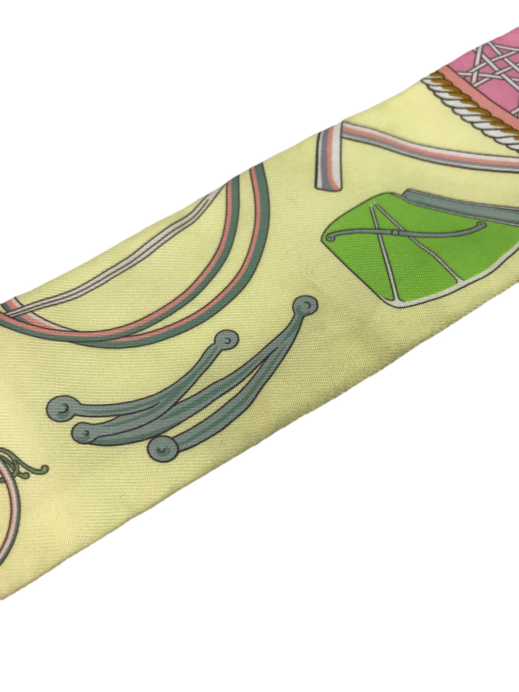 Juane Soufre/Vieux Rose/Vert "Les Voitures A Transformation"Silk Twilly