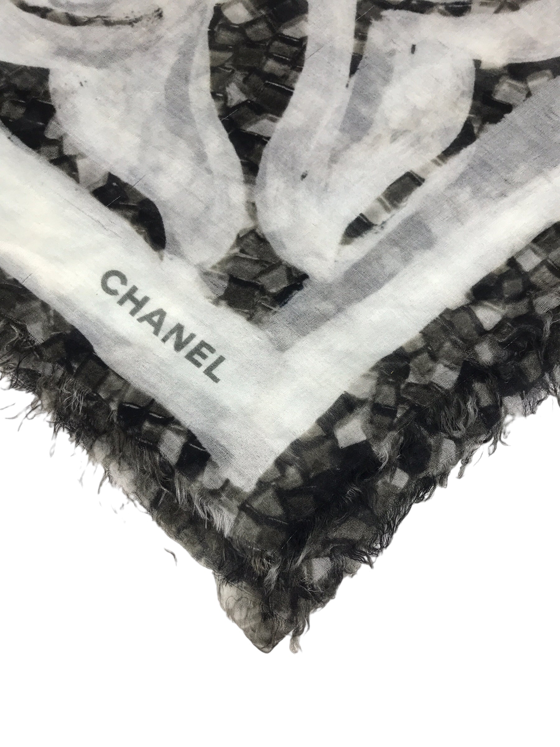 Cashmere/Silk CC White/Black Shawl