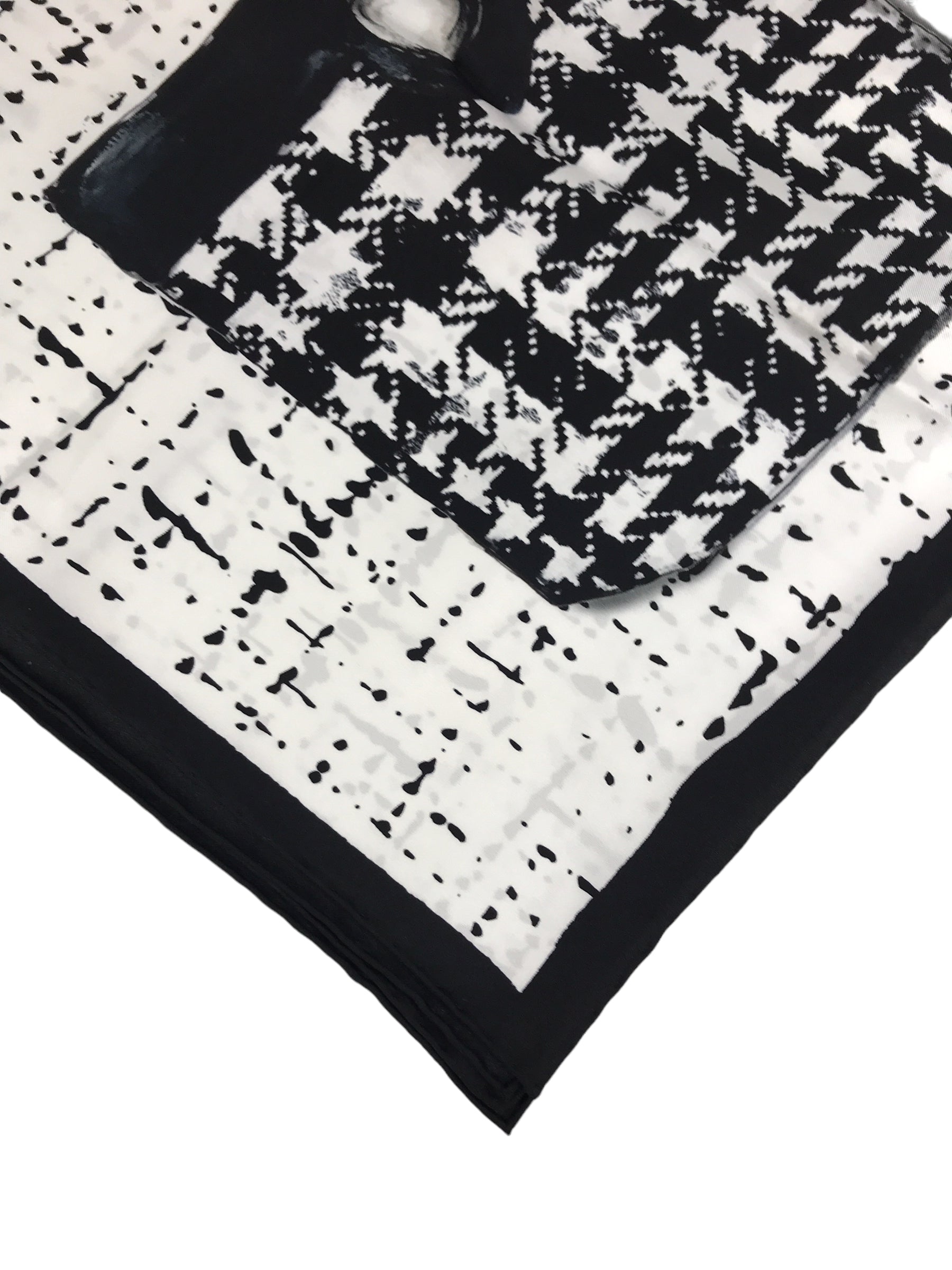Chanel Black/White Silk Scarf