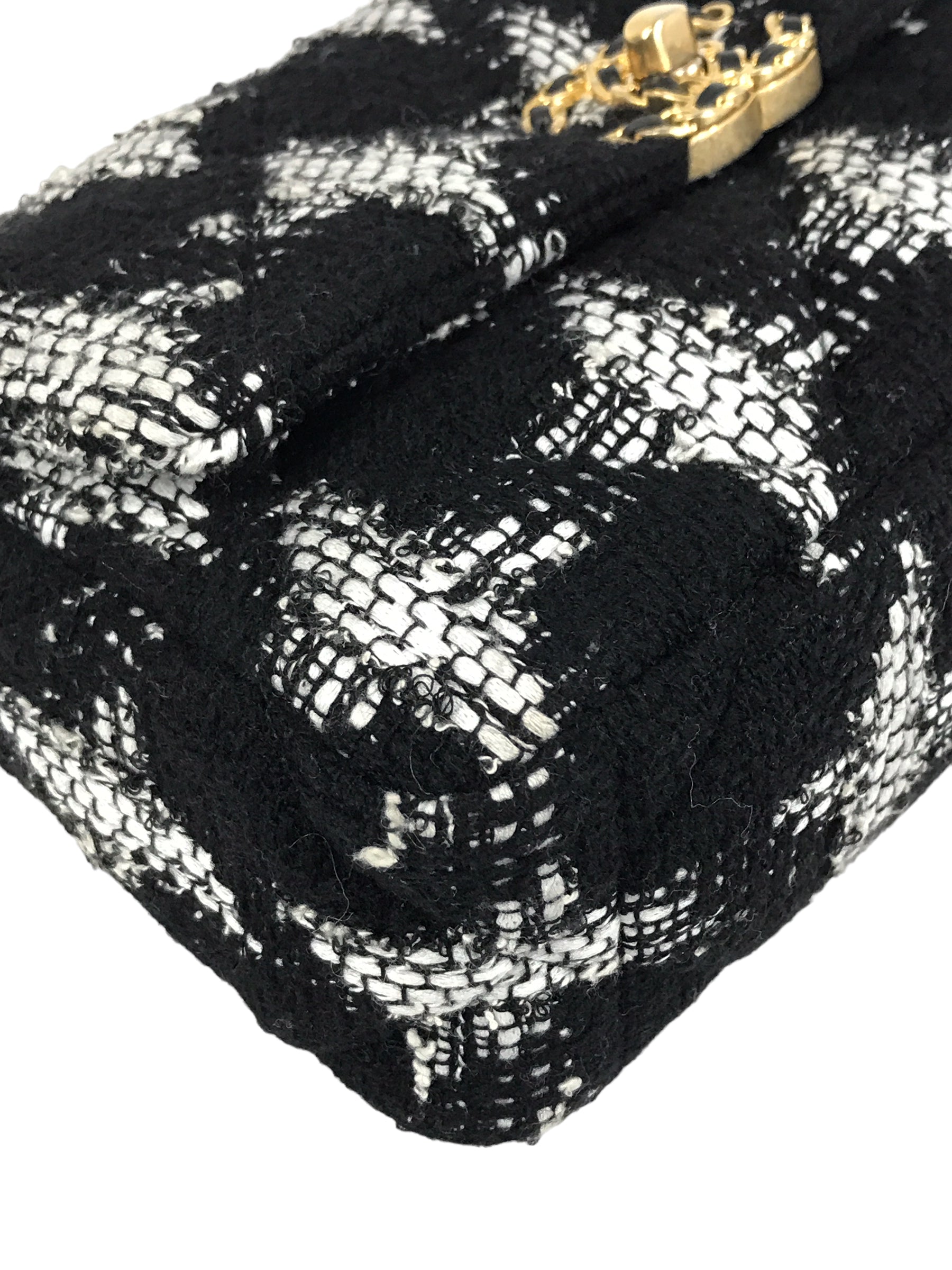 Black/ White Houndstooth Tweed Small 19 W/GHW