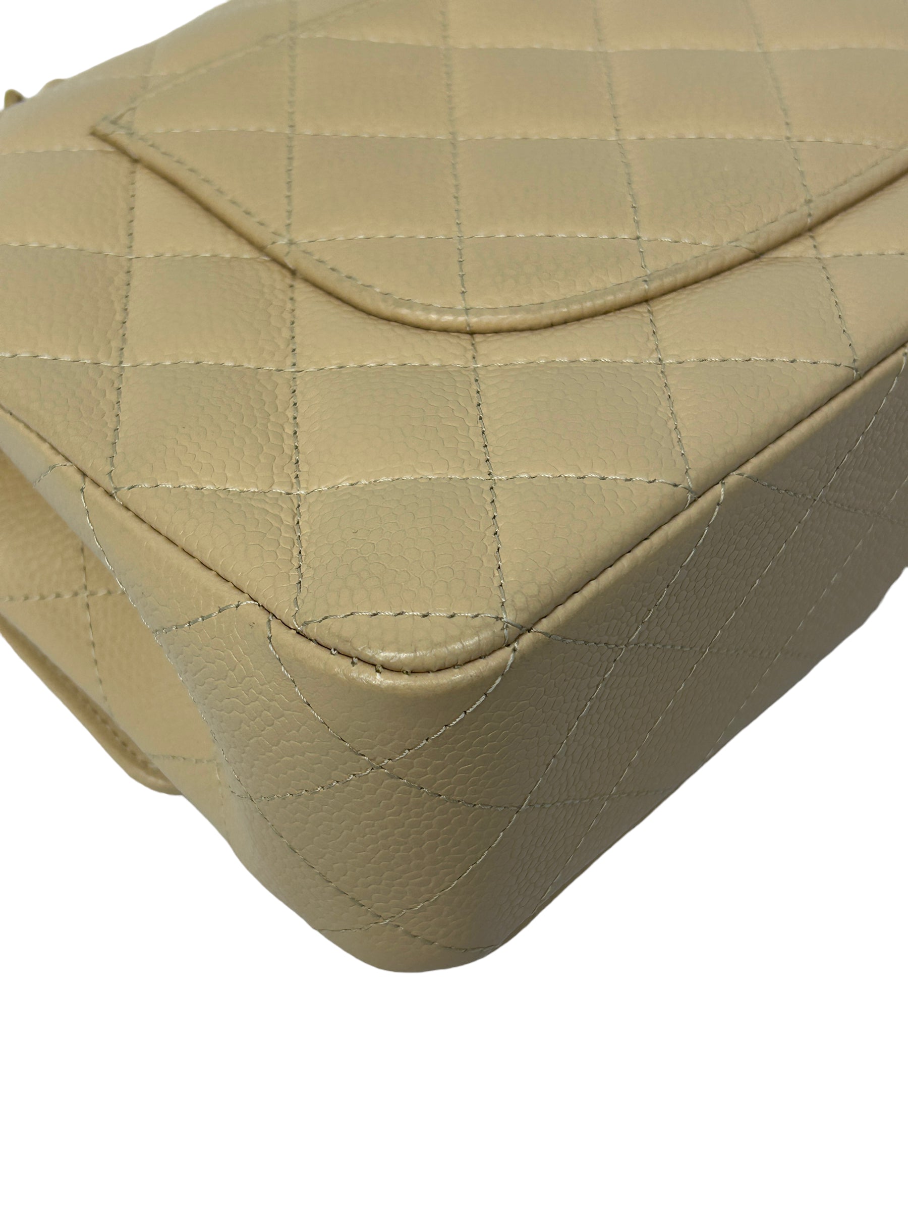 Nude Caviar Quilted Medium Classic Double Flap w/GHW