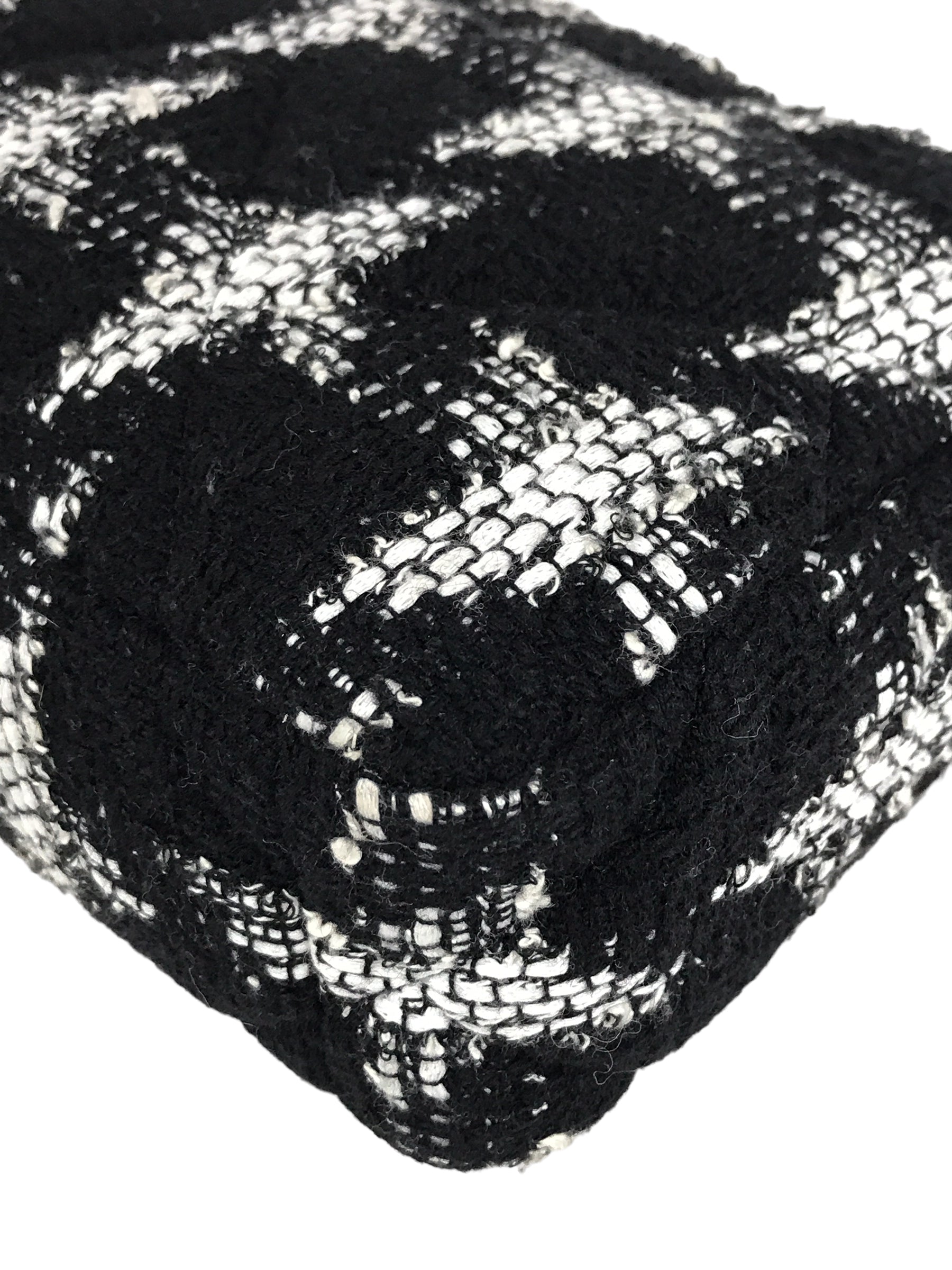 Black/ White Houndstooth Tweed Small 19 W/GHW