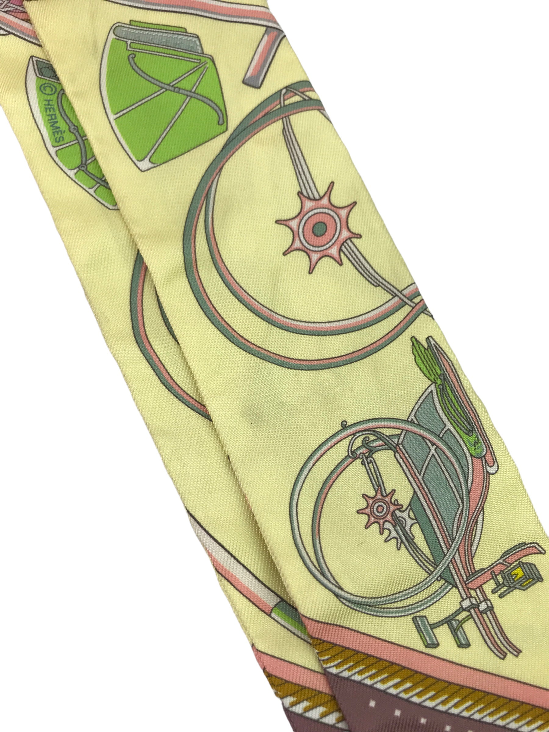 Juane Soufre/Vieux Rose/Vert "Les Voitures A Transformation"Silk Twilly
