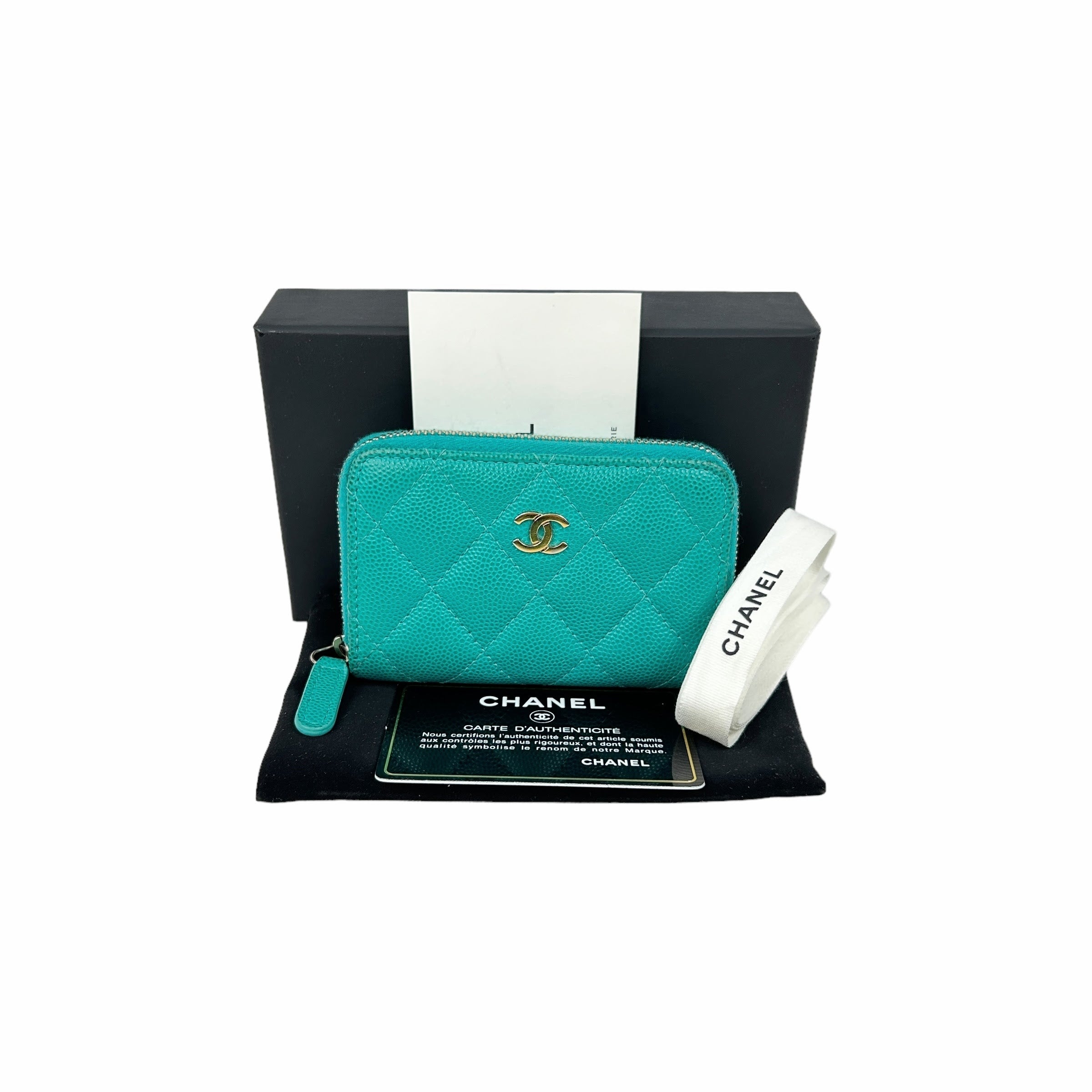 Caviar Quilted Turquoise Zippy Card Wallet