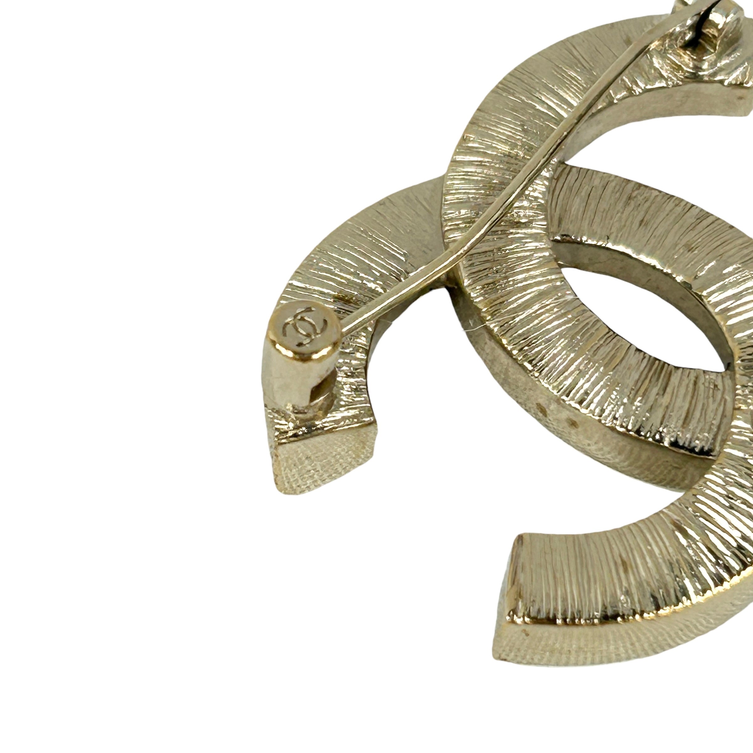 CC Light Gold w/ Accent Crystal and Enamel Small Brooch