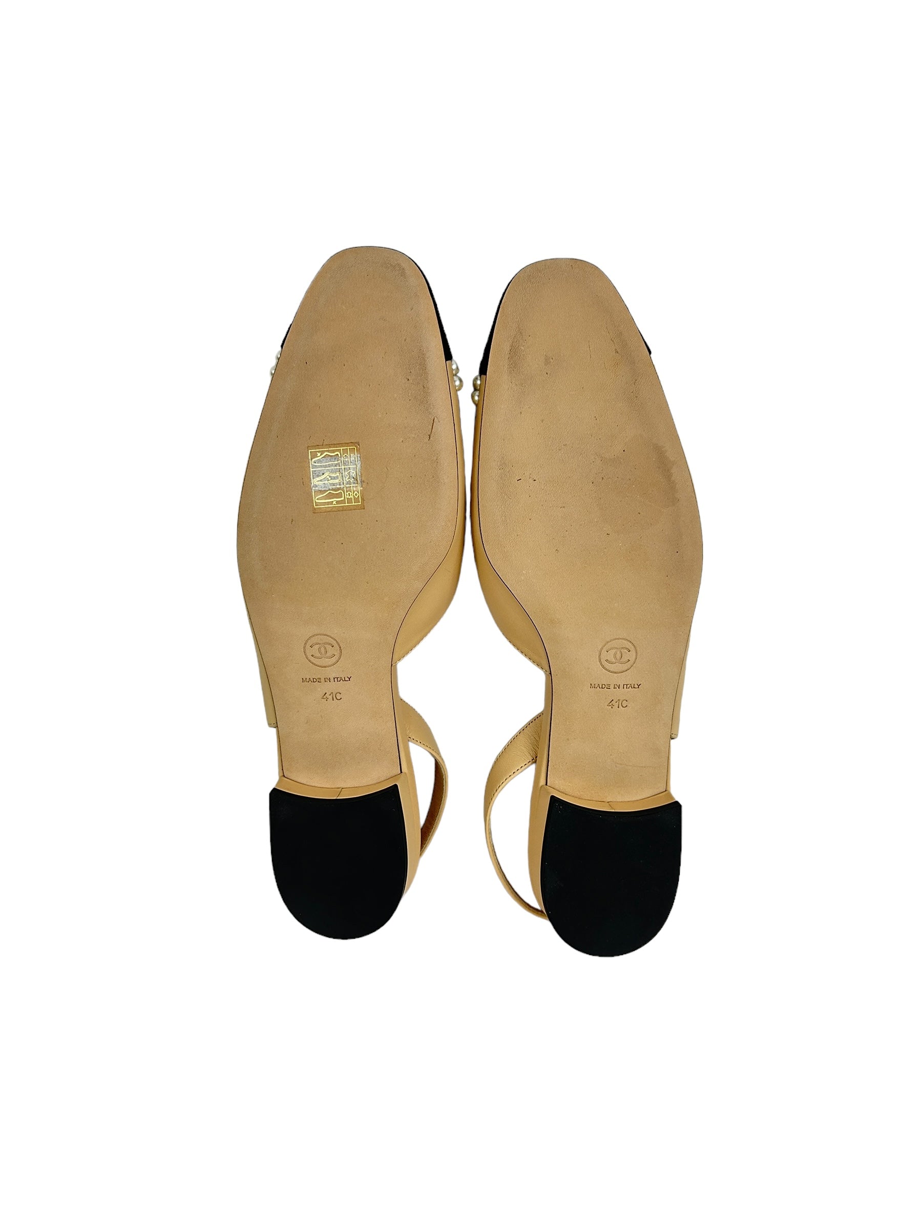 2-Tone Nude Leather/Black Fabric w/ Accent Pearl rounded Toe Low Heel Slingbacks