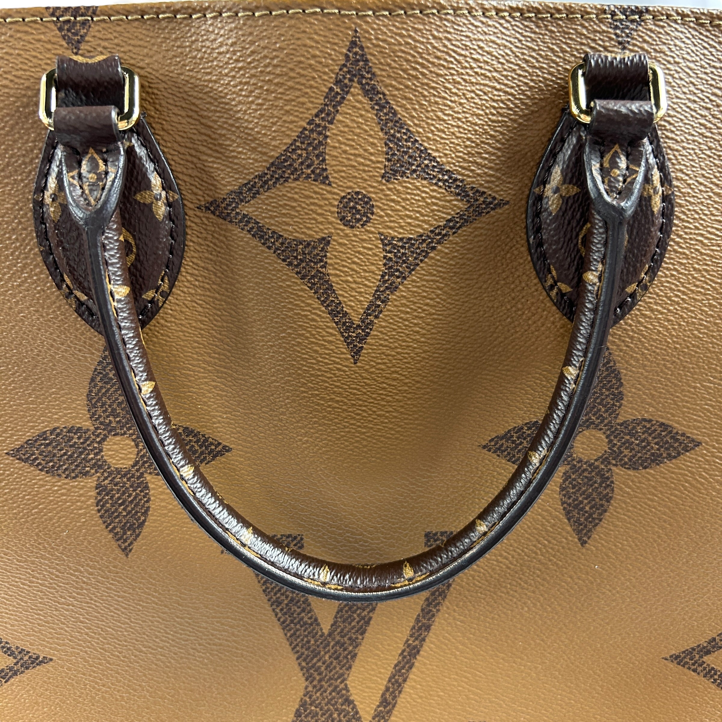 Reverse Monogram OnTheGo GM Tote w/GHW