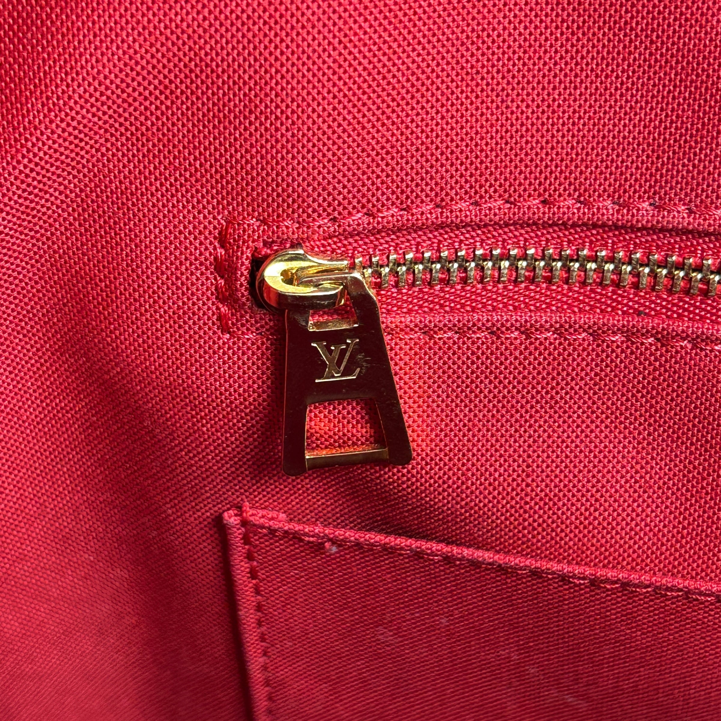 Reverse Monogram OnTheGo GM Tote w/GHW