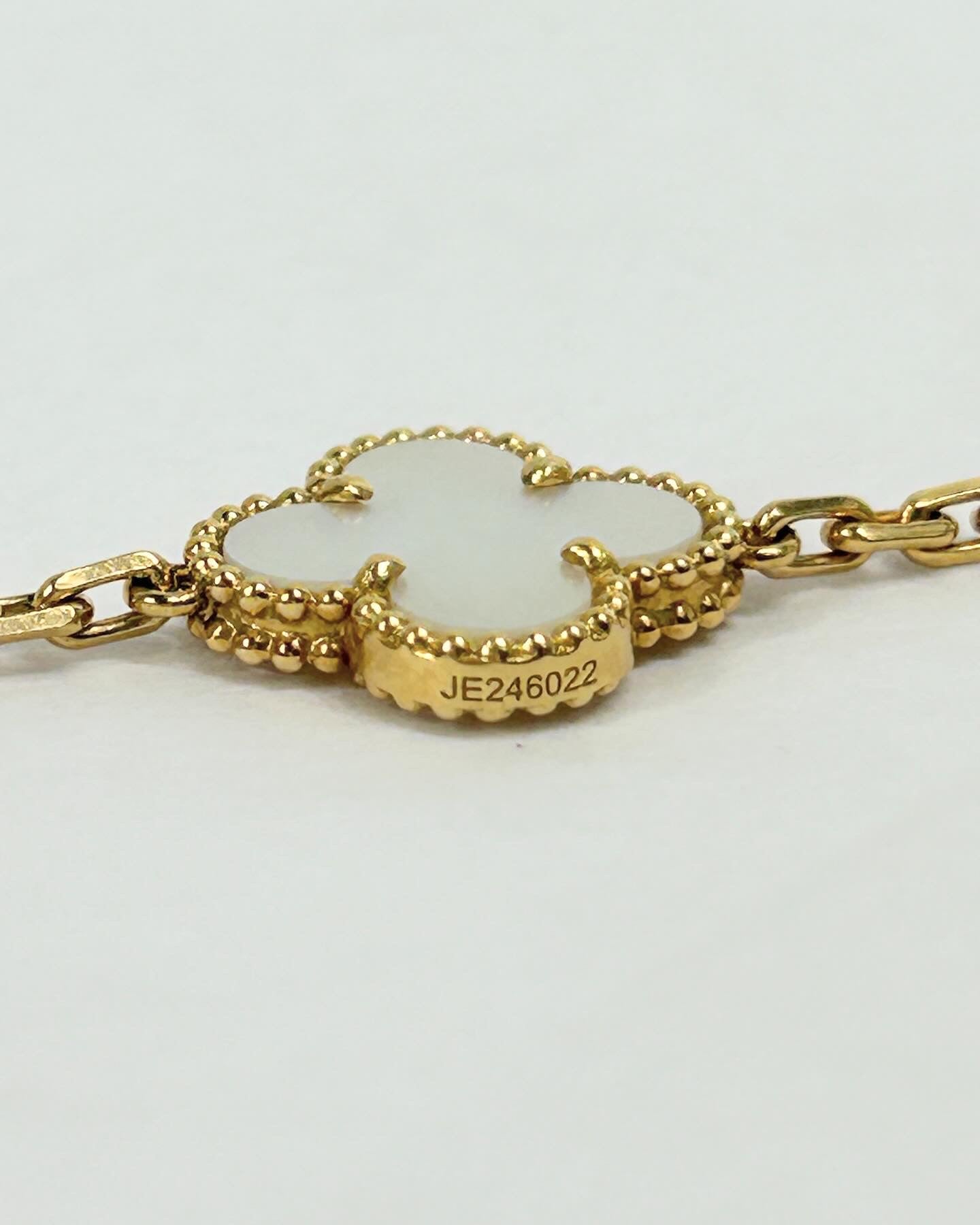 5 Motif Mother of Pearl Vintage Alhambra Gold Bracelet