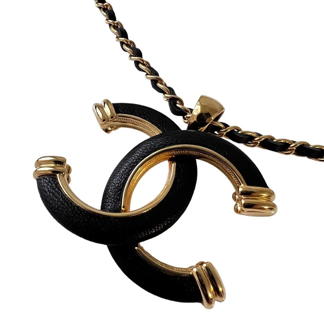 22A Black/Gold Leather Chocker/Necklace