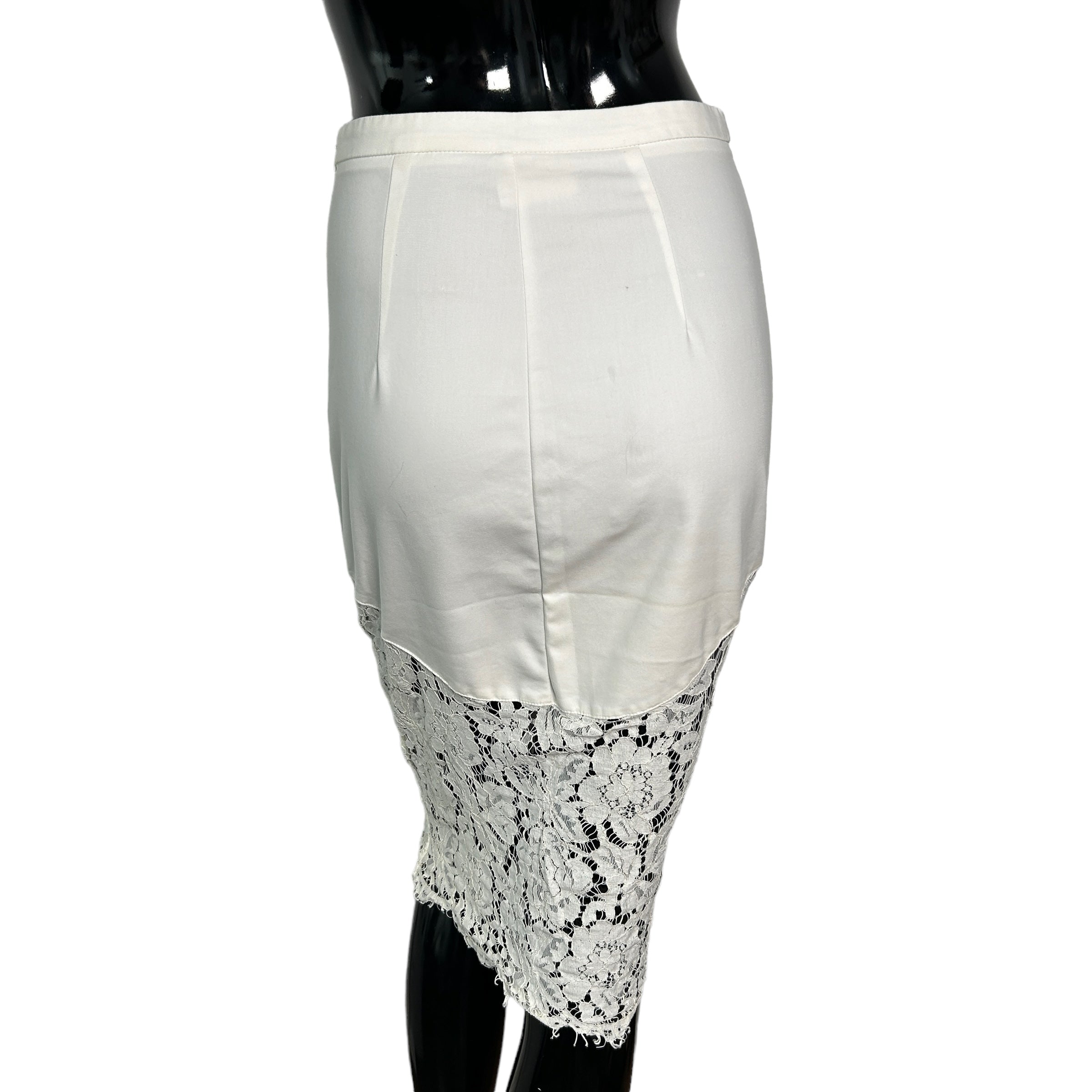 MINDS OF GOLD White Lace Skirt