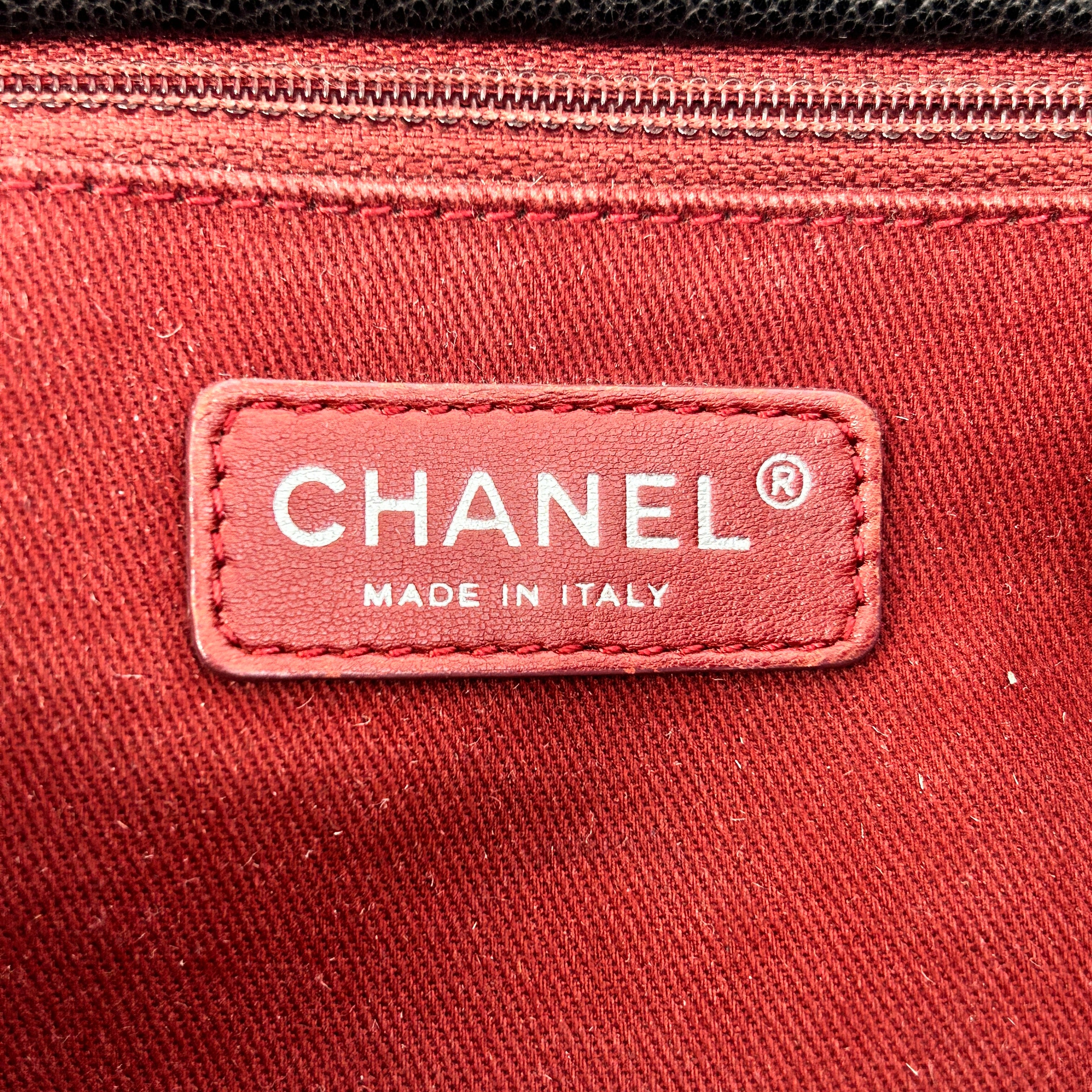 Black Pebbed Calfskin Leather Bag w/Expandable Zipper Bottom Detail