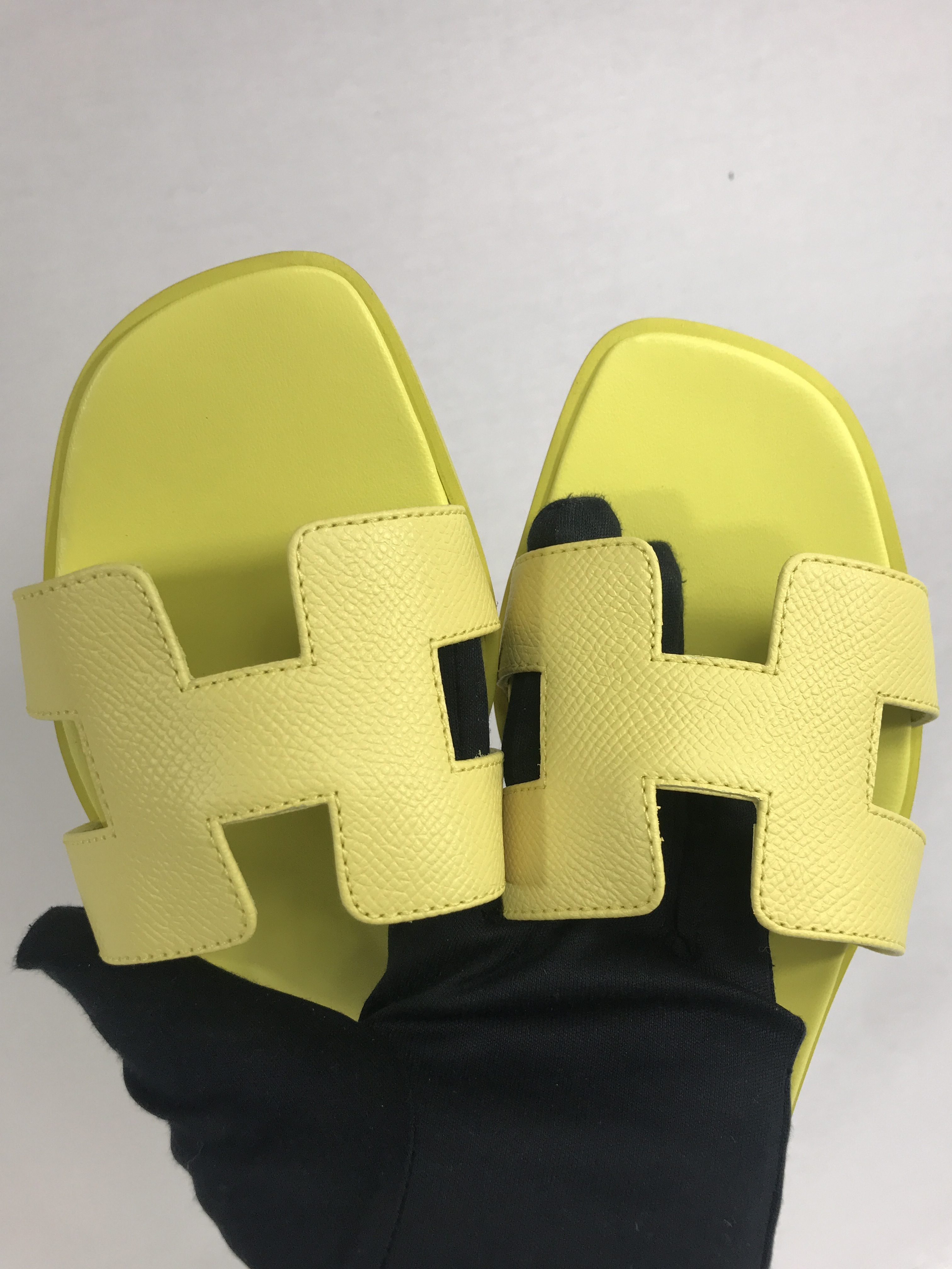 Yellow hermes oran sandals hot sale