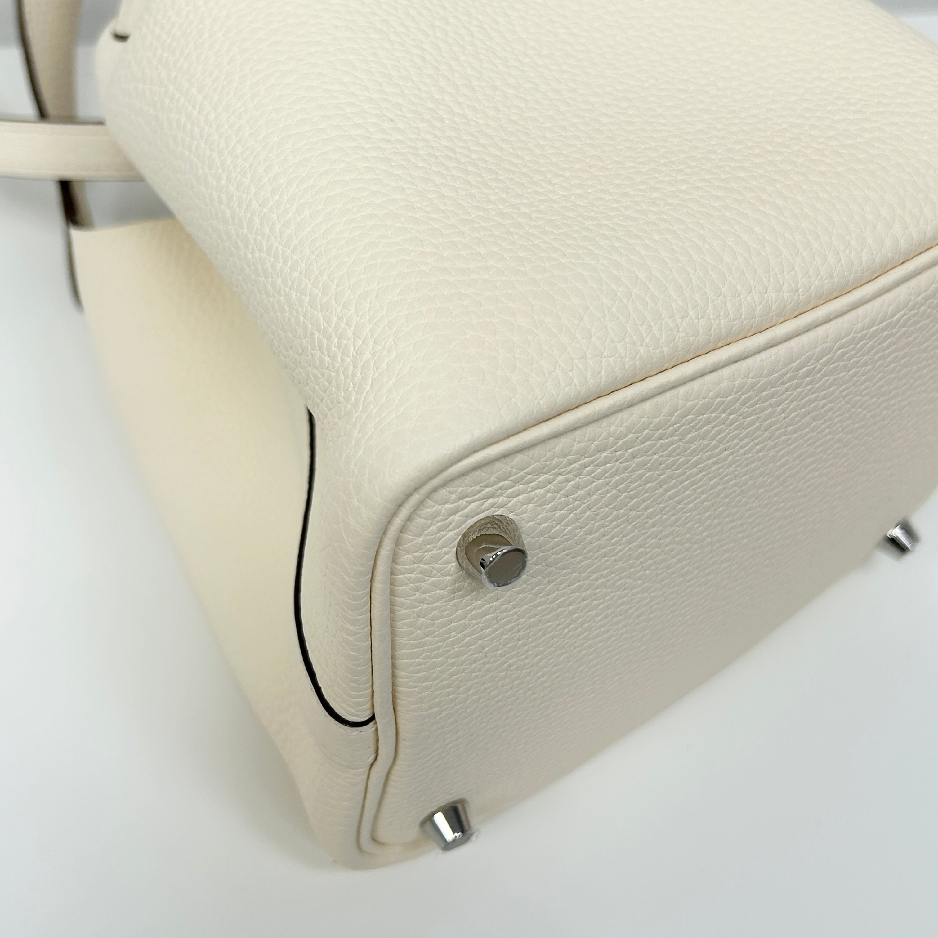 Ivory Clemence Picotin 18 w/PHW - Haute Classics
