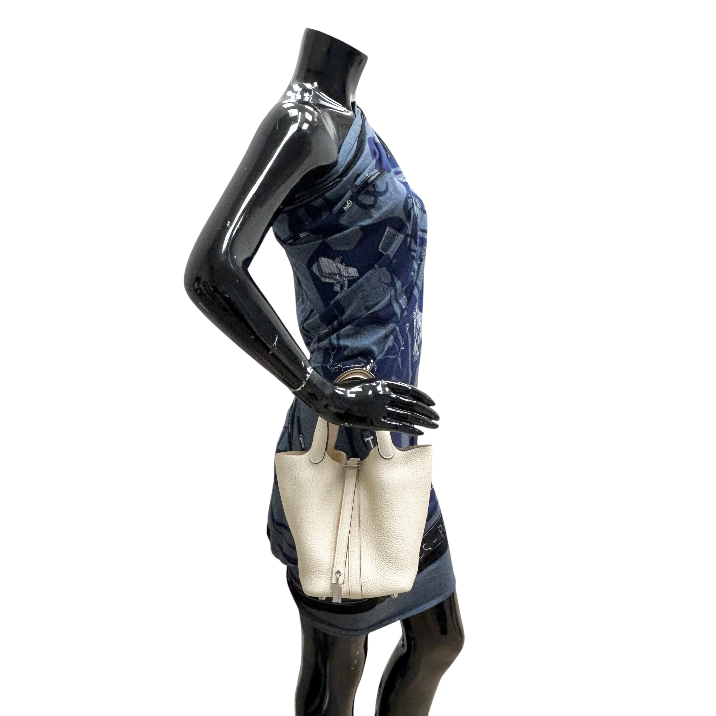 Ivory Clemence Picotin 18 w/PHW - Haute Classics