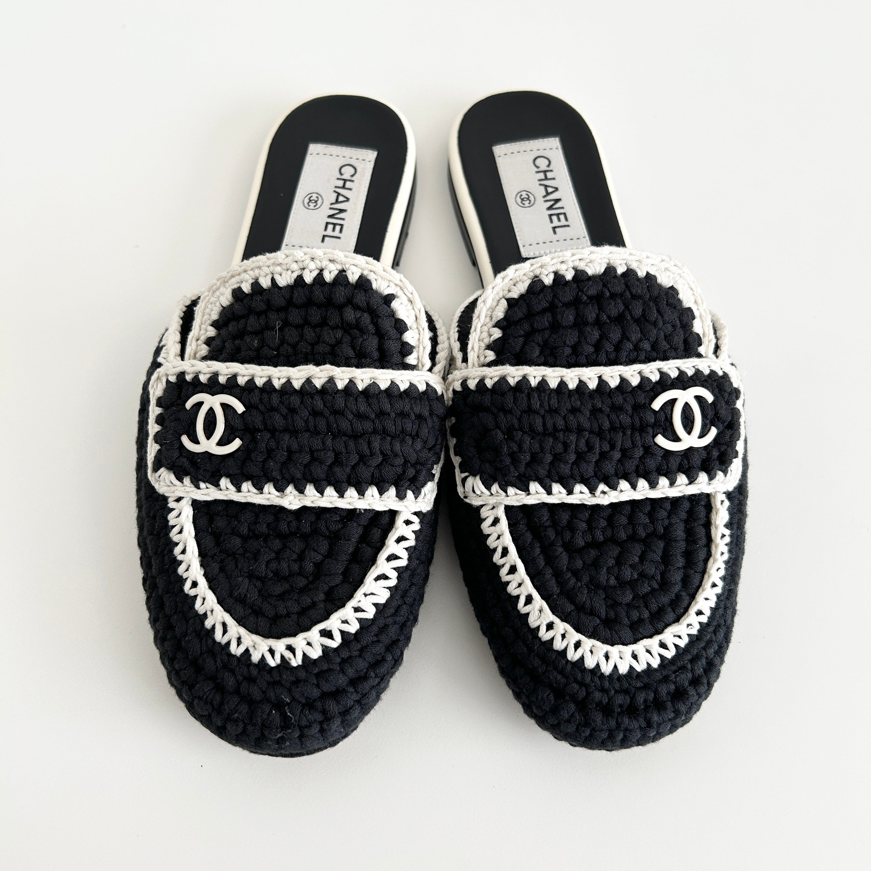 Black/White 2023 Knit CC Logo Mules - Haute Classics