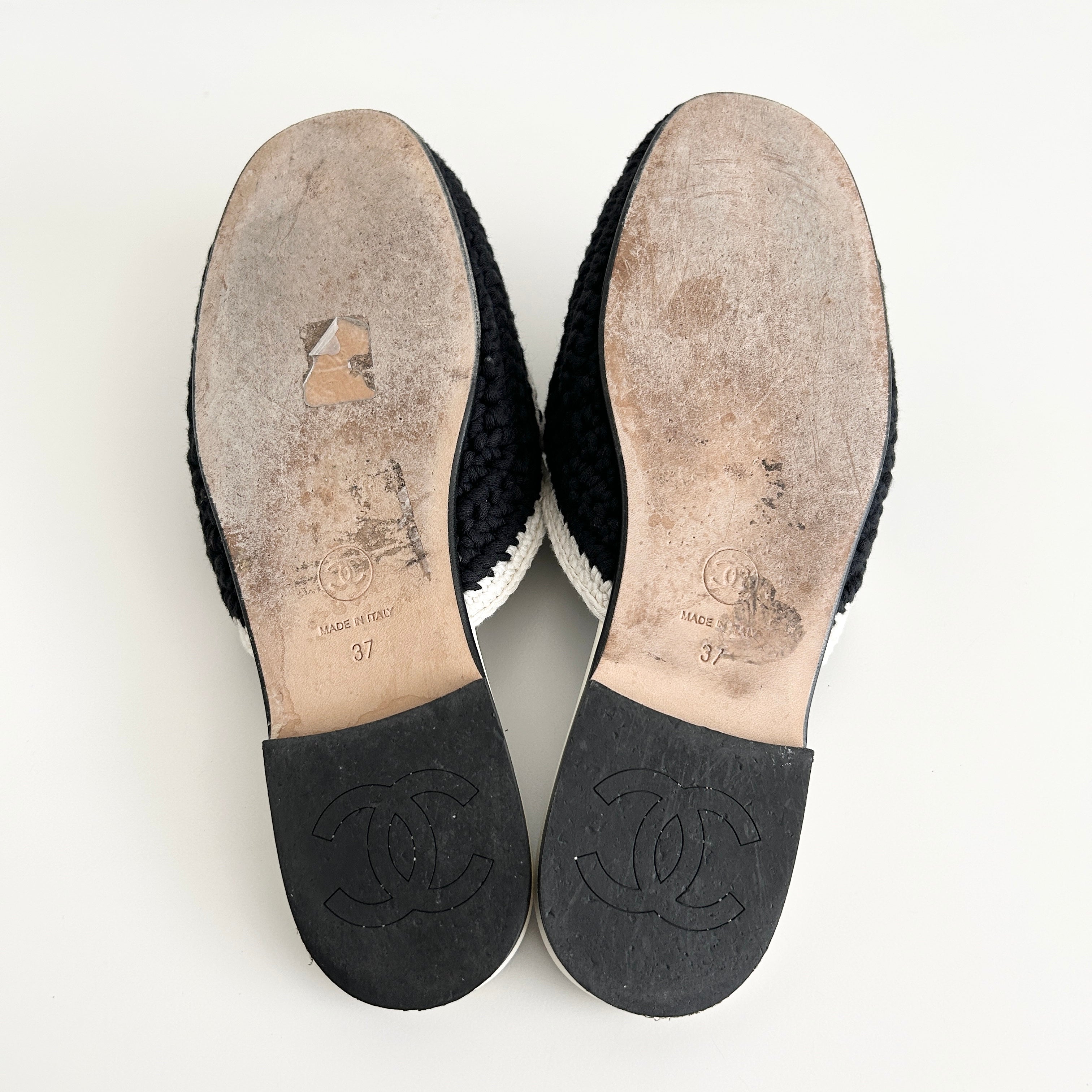 Black/White 2023 Knit CC Logo Mules - Haute Classics
