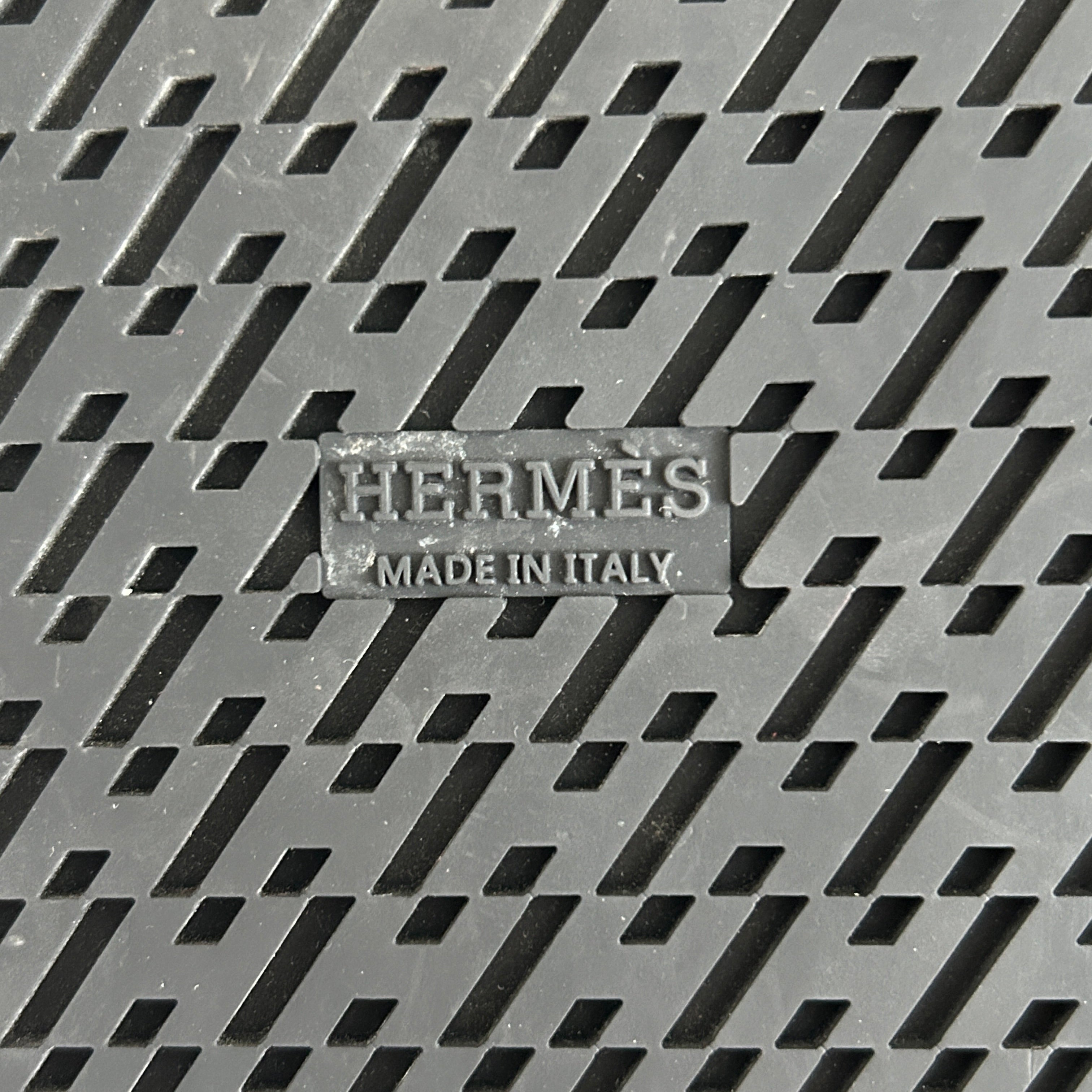 Red/Brown Chypre Suede Sandals