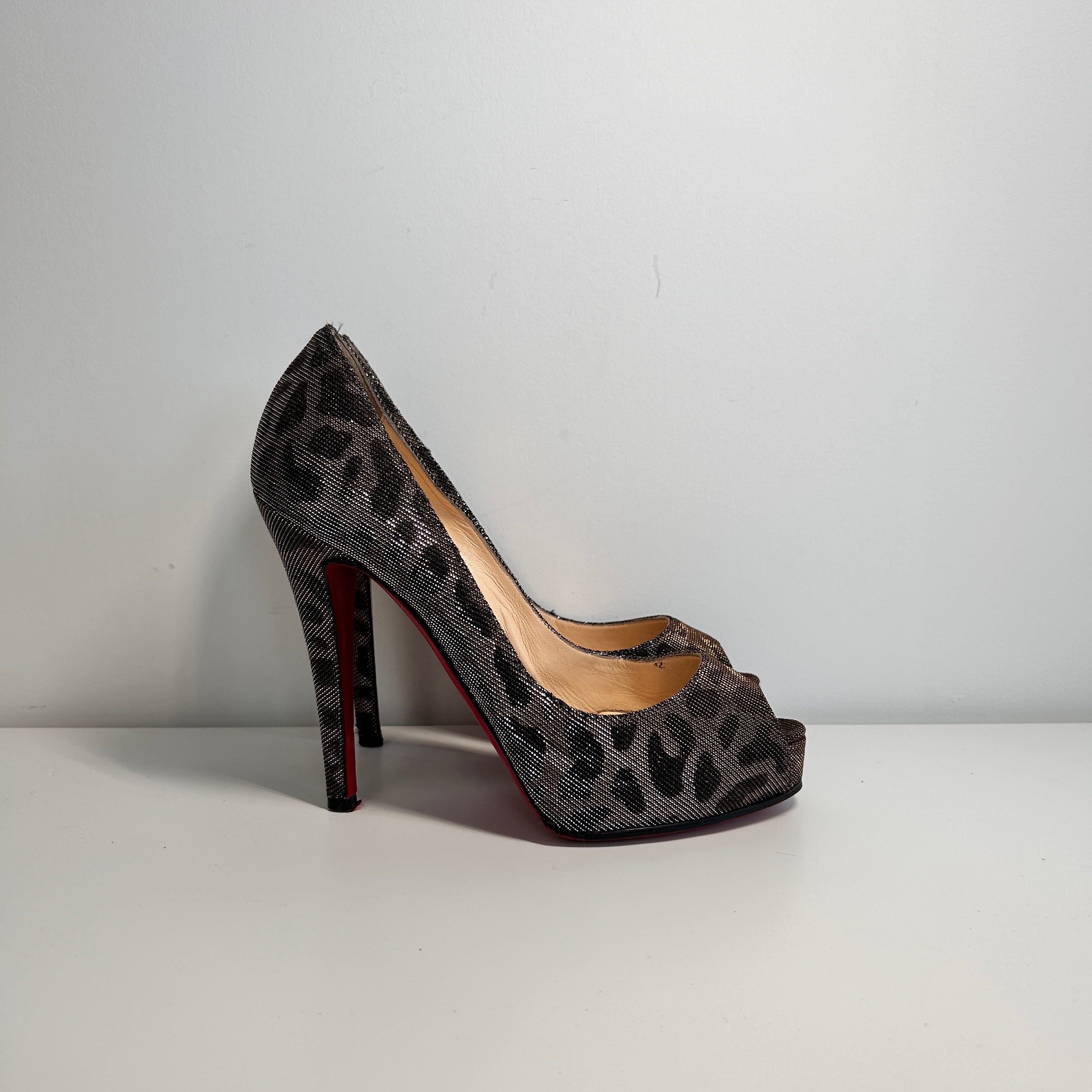 Metallic Silver/Brown Leopard Print Fabric Peep Toe Pumps