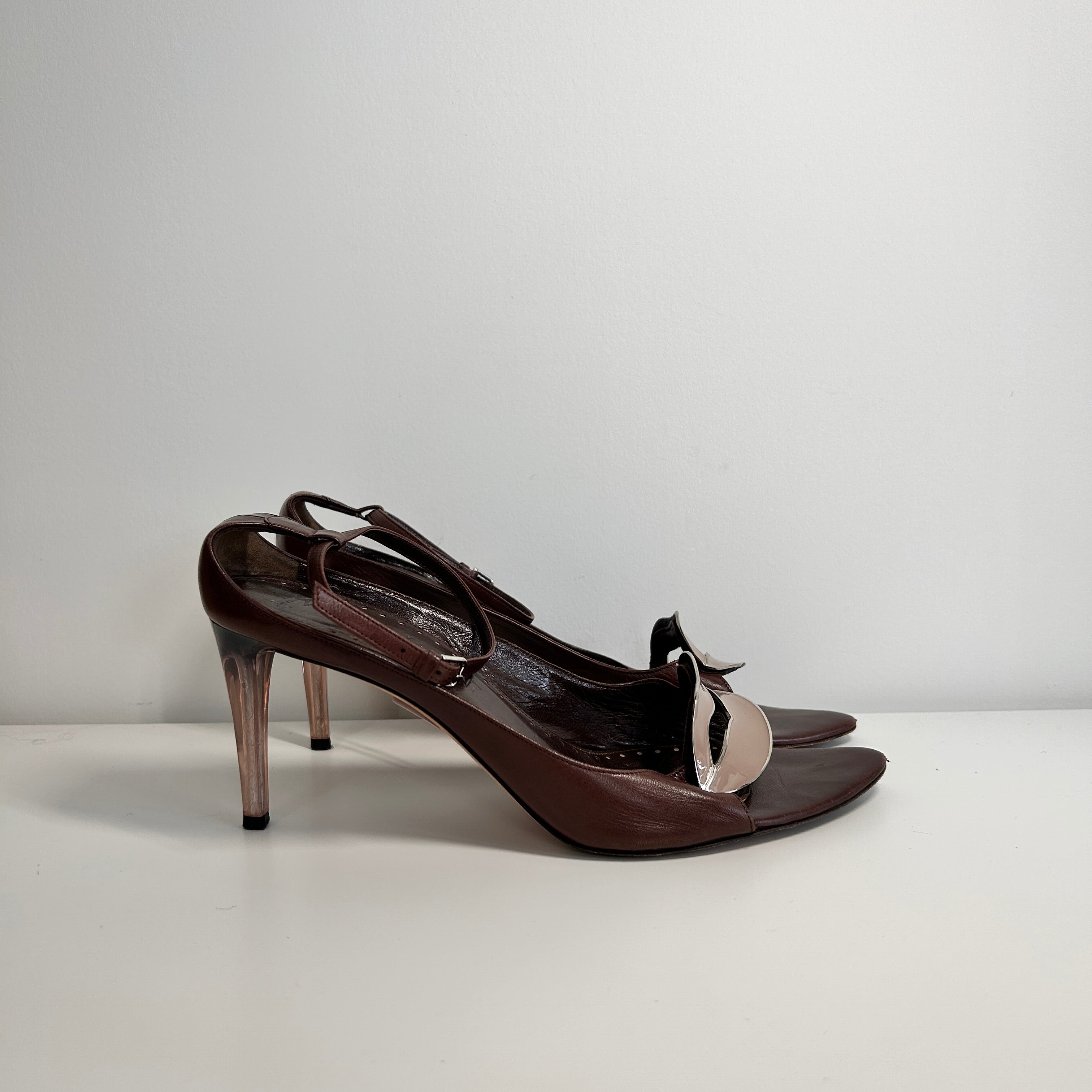 Brown Leather Kiss Lips Sandals