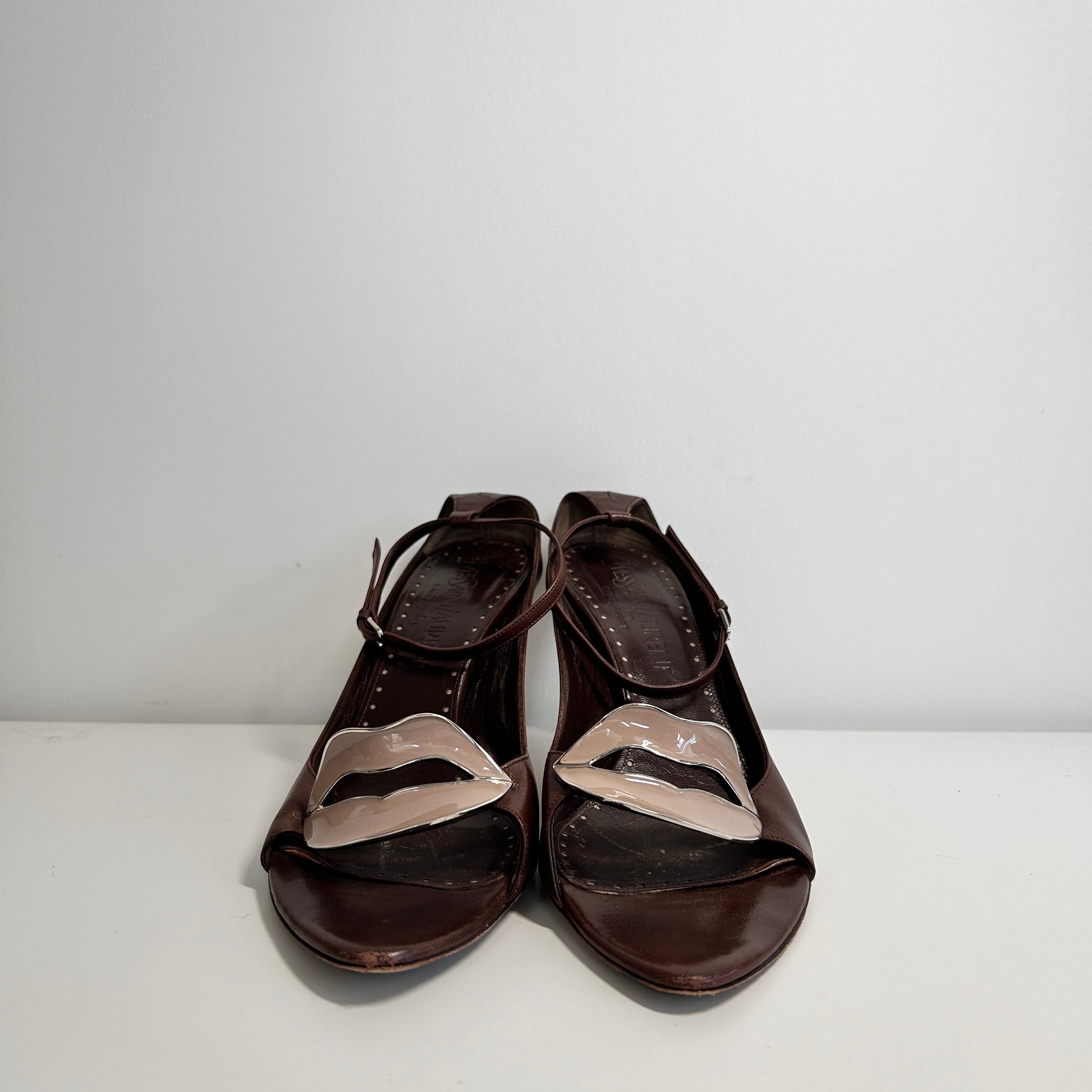 Brown Leather Kiss Lips Sandals