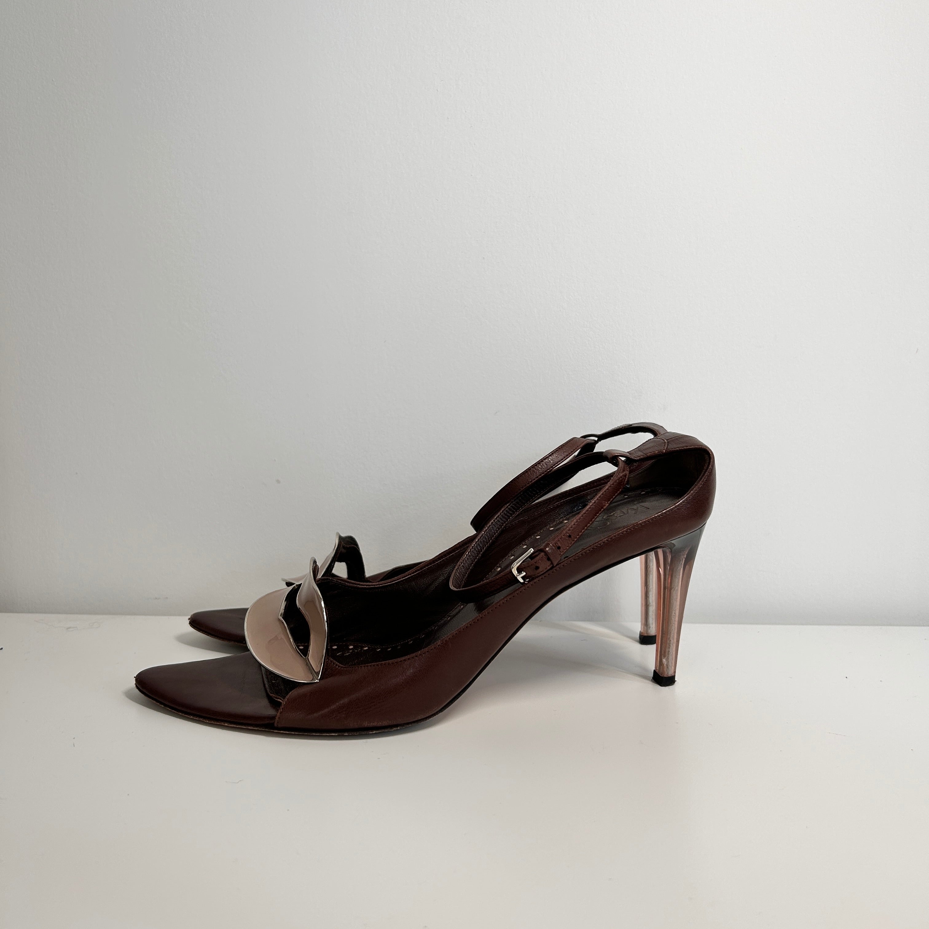Brown Leather Kiss Lips Sandals