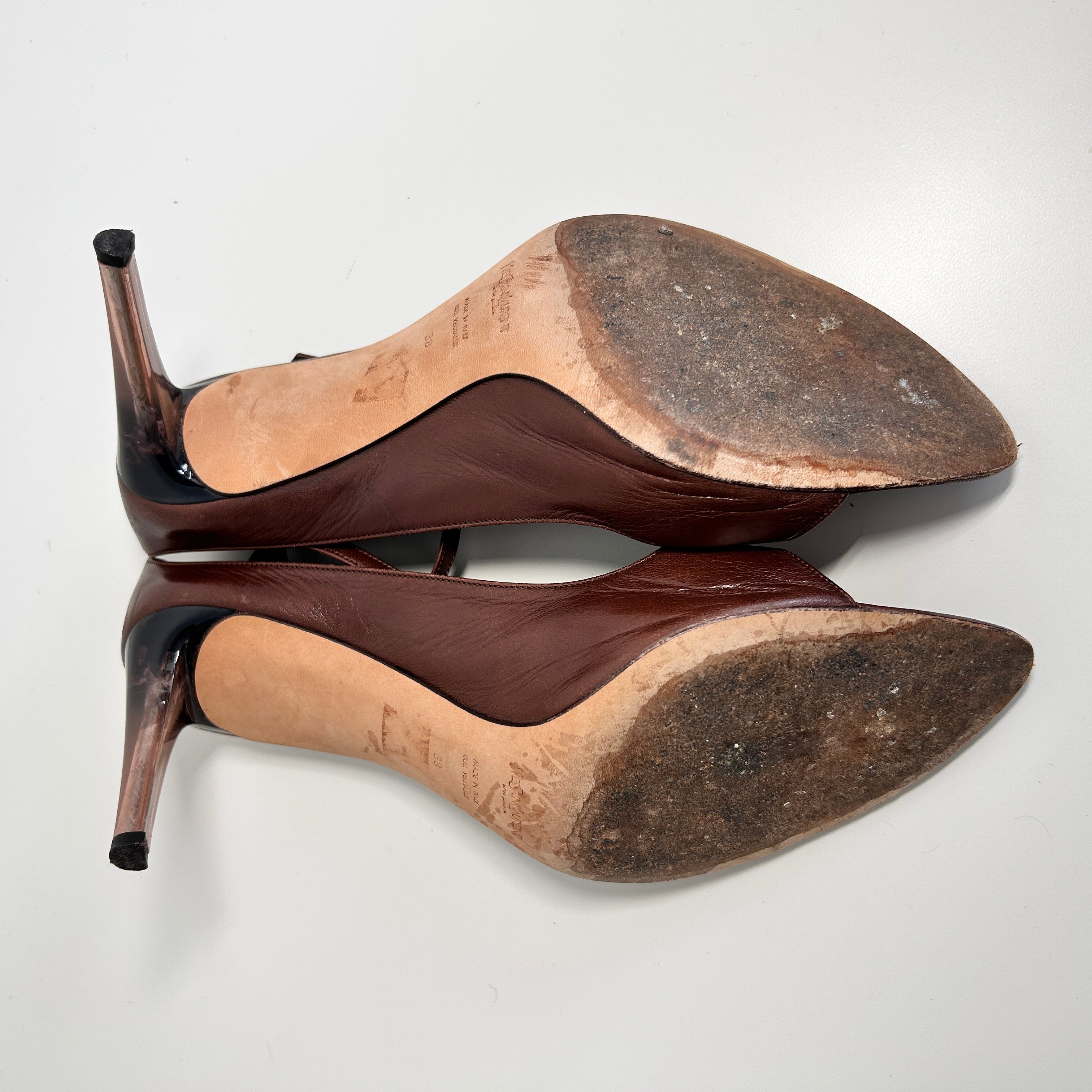 Brown Leather Kiss Lips Sandals