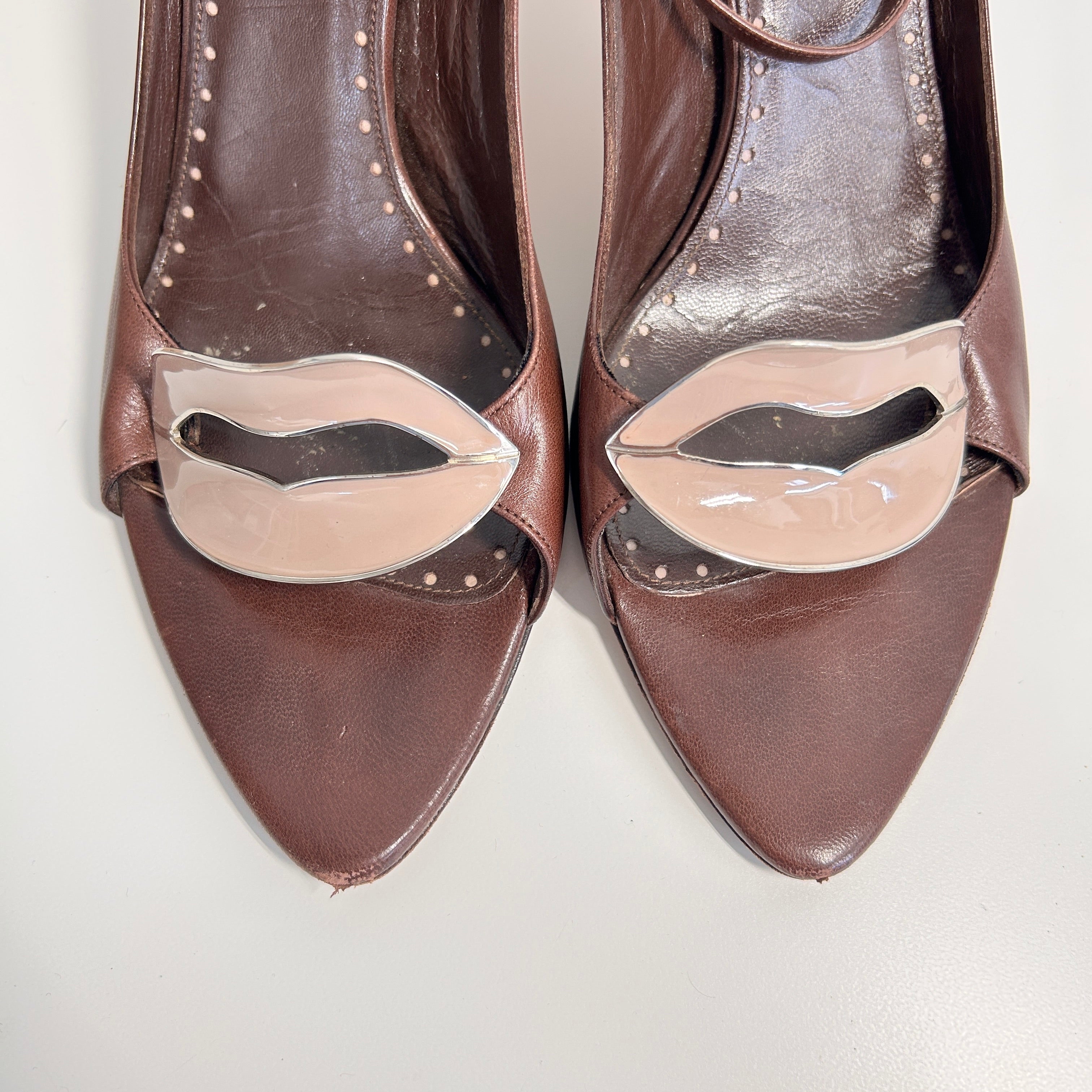 Brown Leather Kiss Lips Sandals