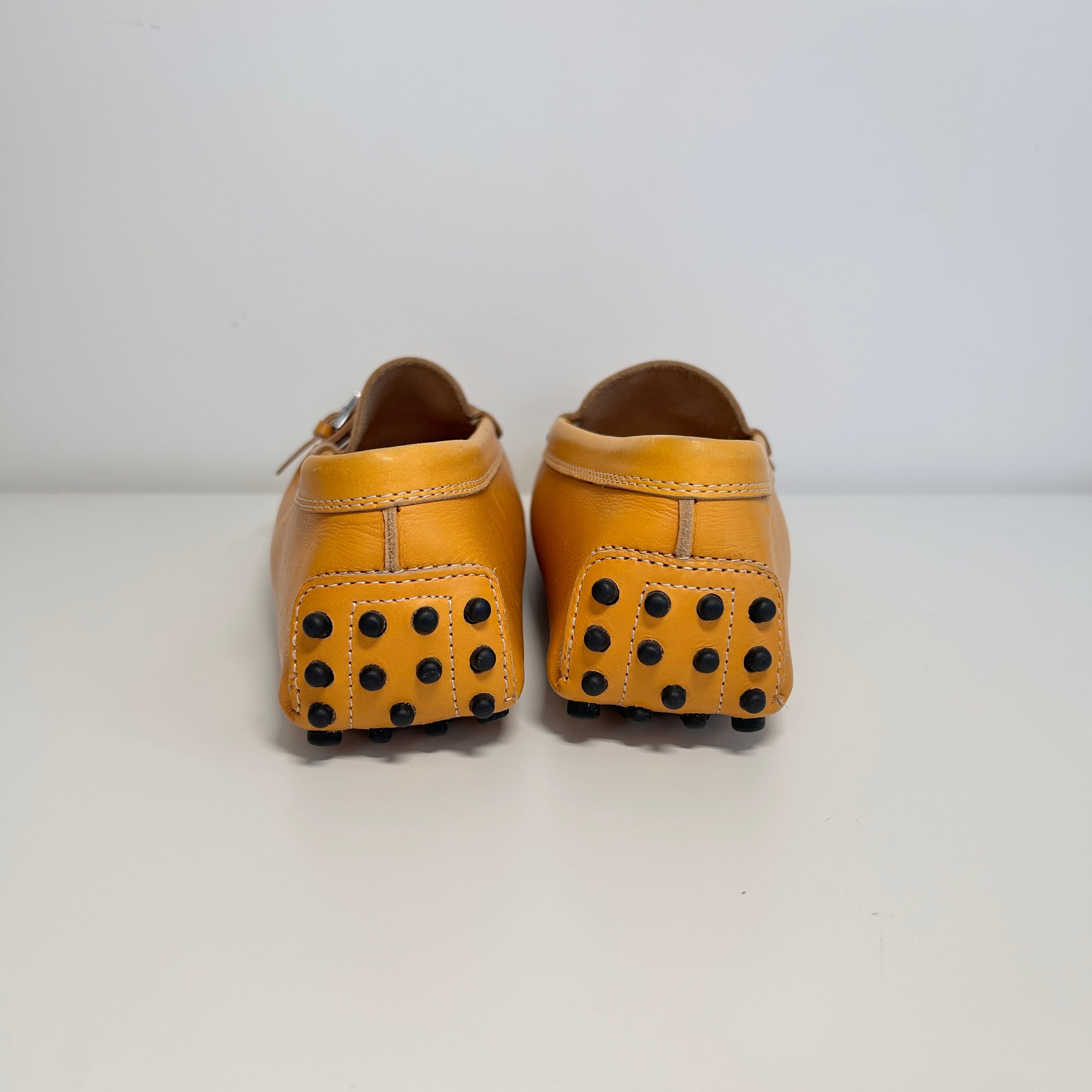 Yellow Leather Gommino T-logo Plaque Loafers