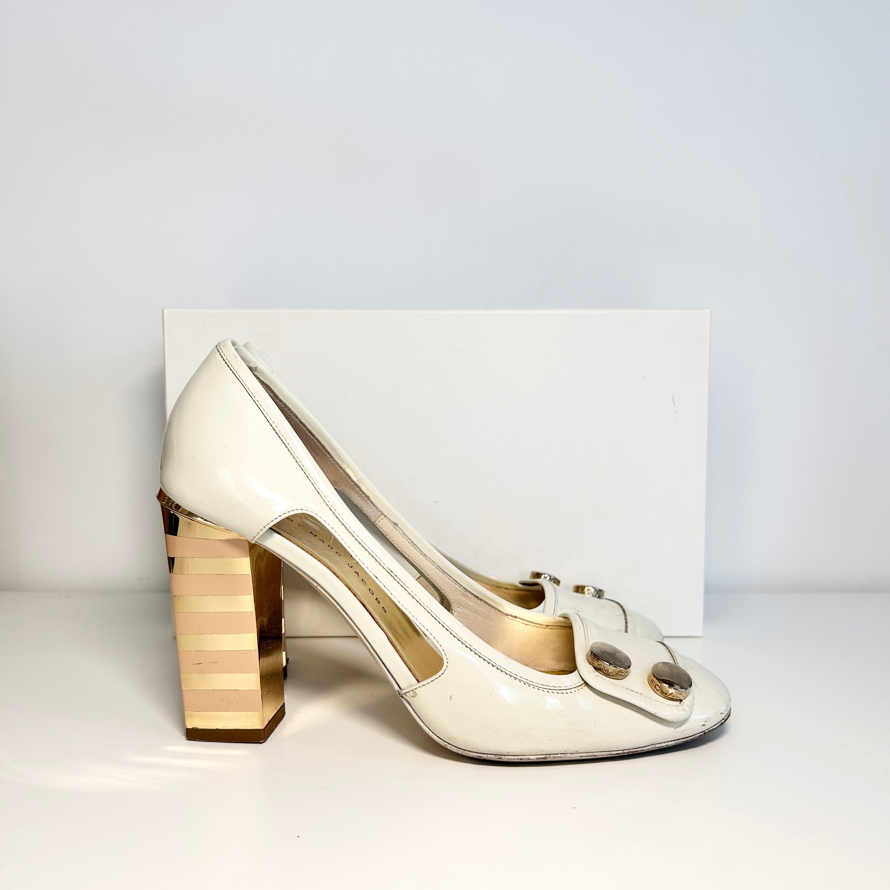Cream Leather Cutout Pumps