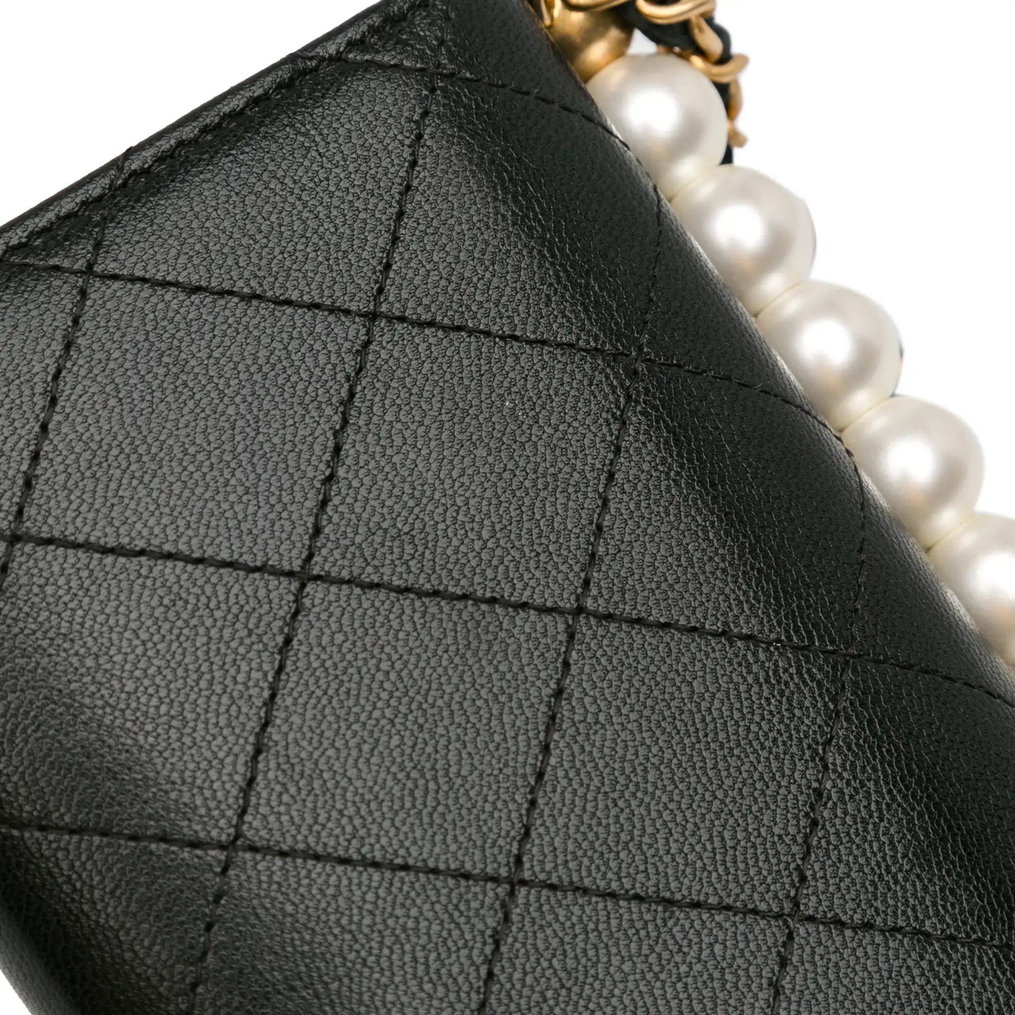 Black Goatskin Chic Pearls Clutch with Chain AGHW