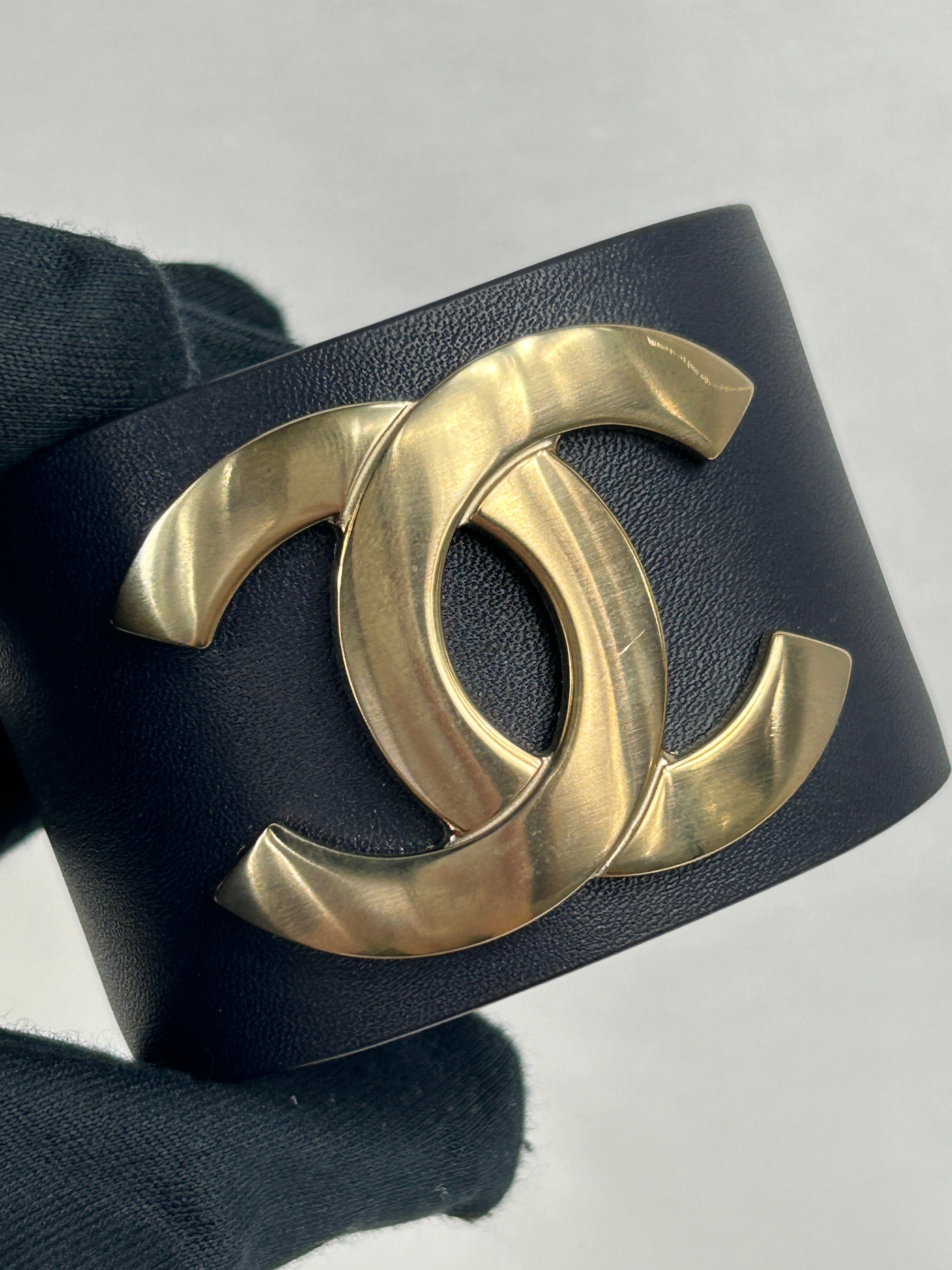 Exclusive Edition Navy Grained Leather CC Logo Cuff