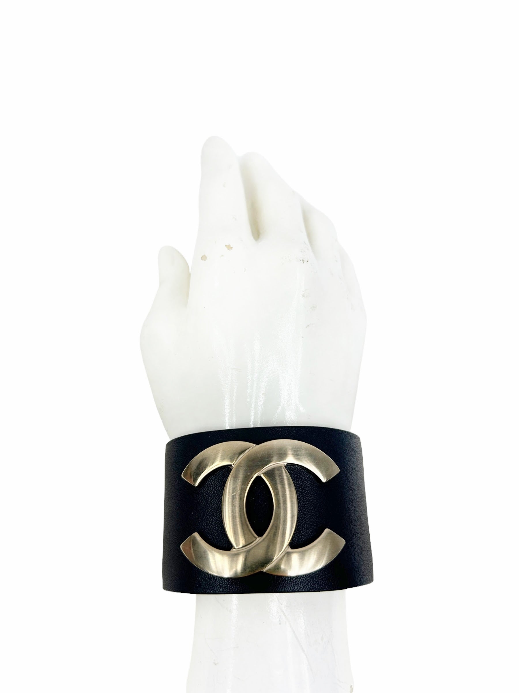 Exclusive Edition Navy Grained Leather CC Logo Cuff