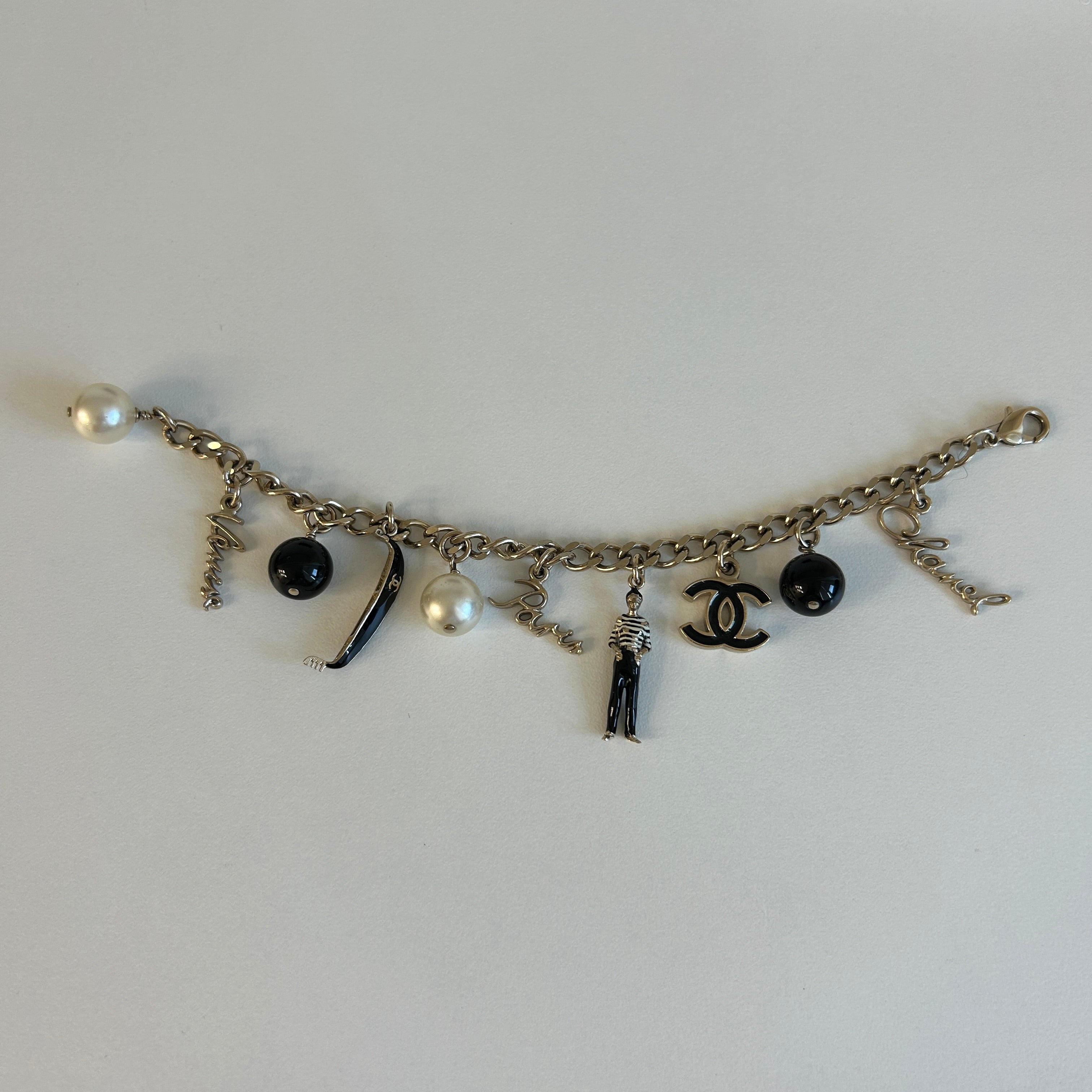 07A Gold Metal Venice Charm Bracelet