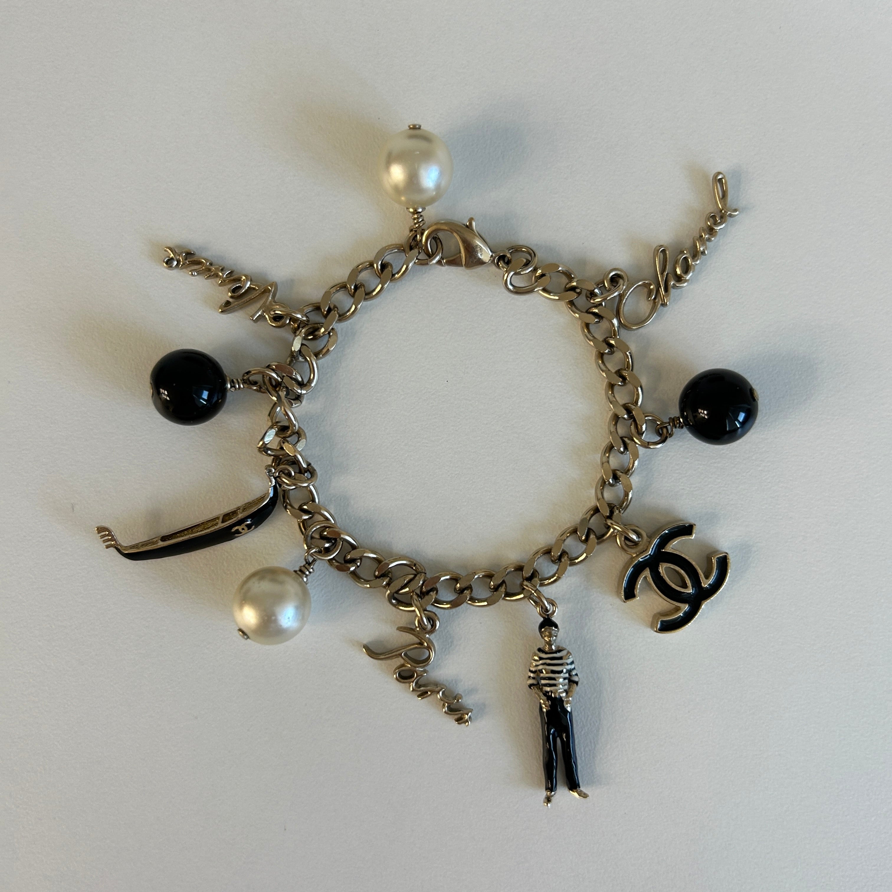 07A Gold Metal Venice Charm Bracelet