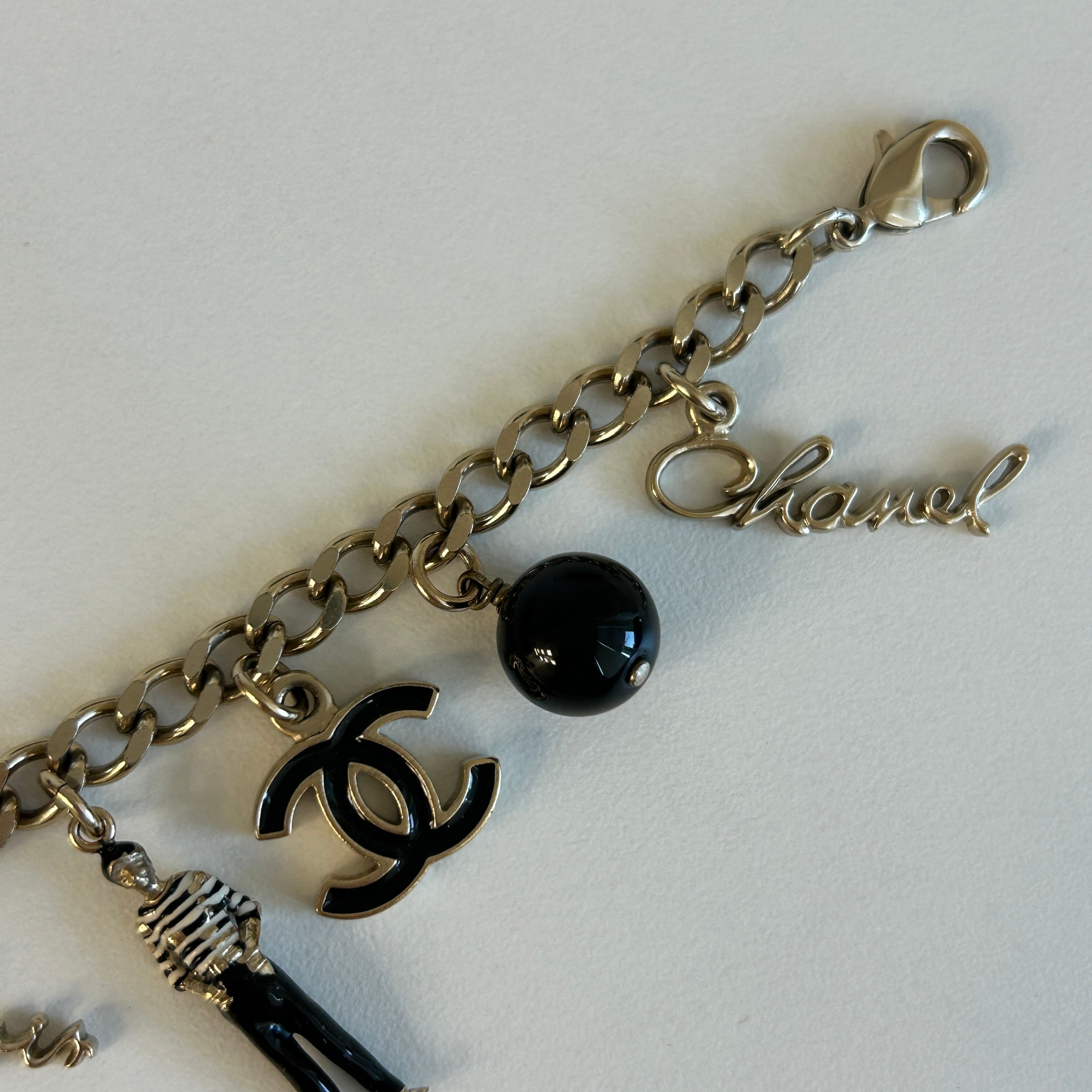 07A Gold Metal Venice Charm Bracelet