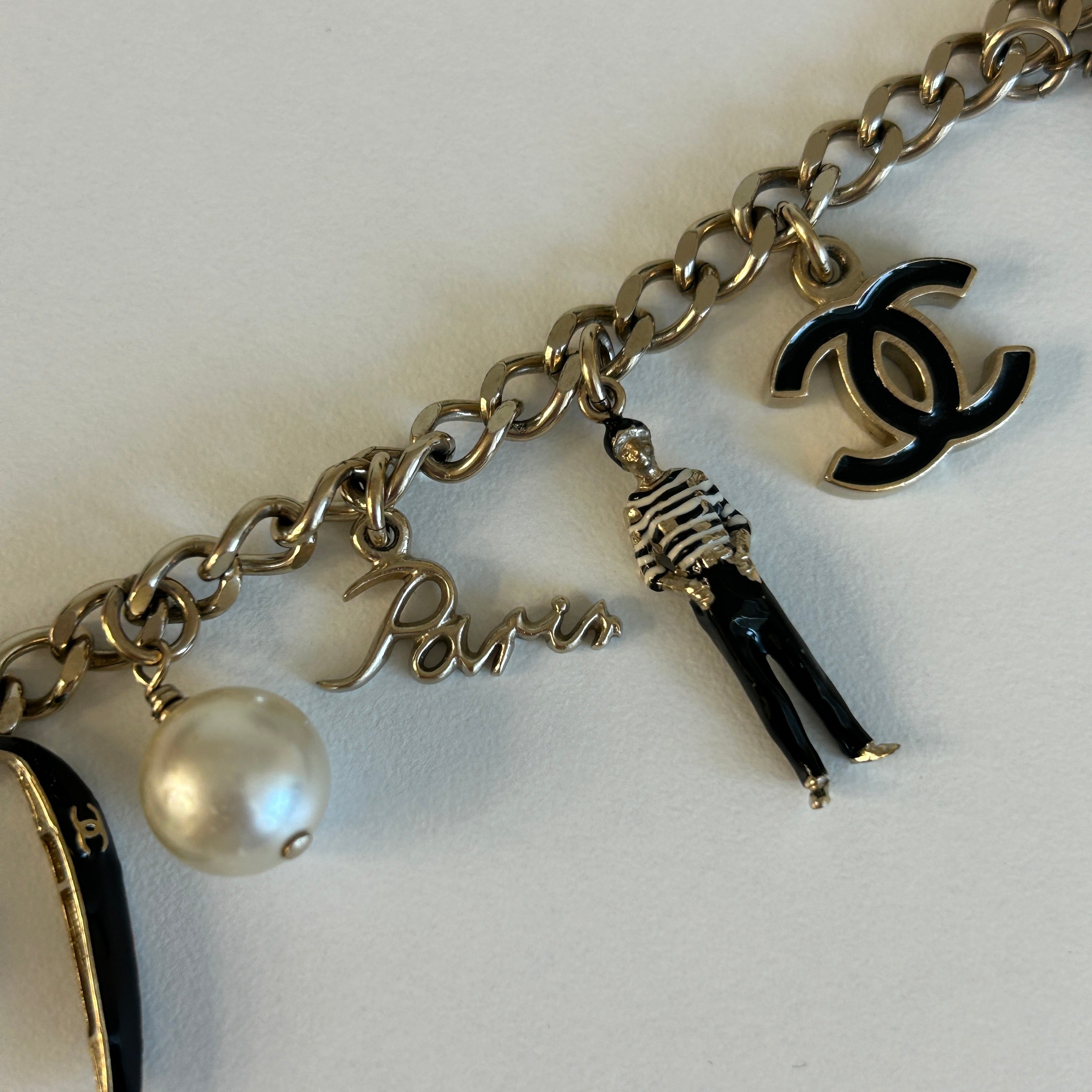 07A Gold Metal Venice Charm Bracelet
